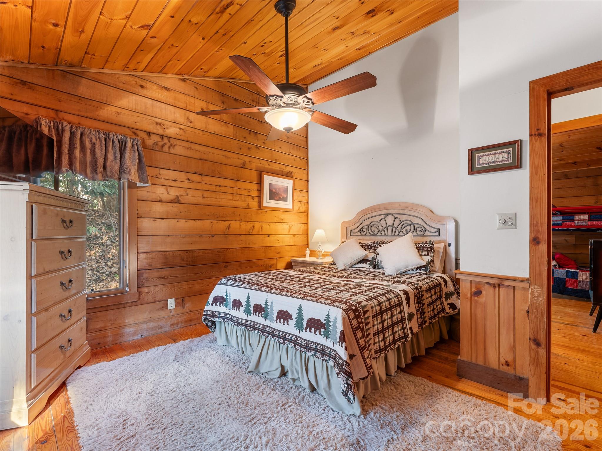 6 Ravenwood Lane — Horse Shoe