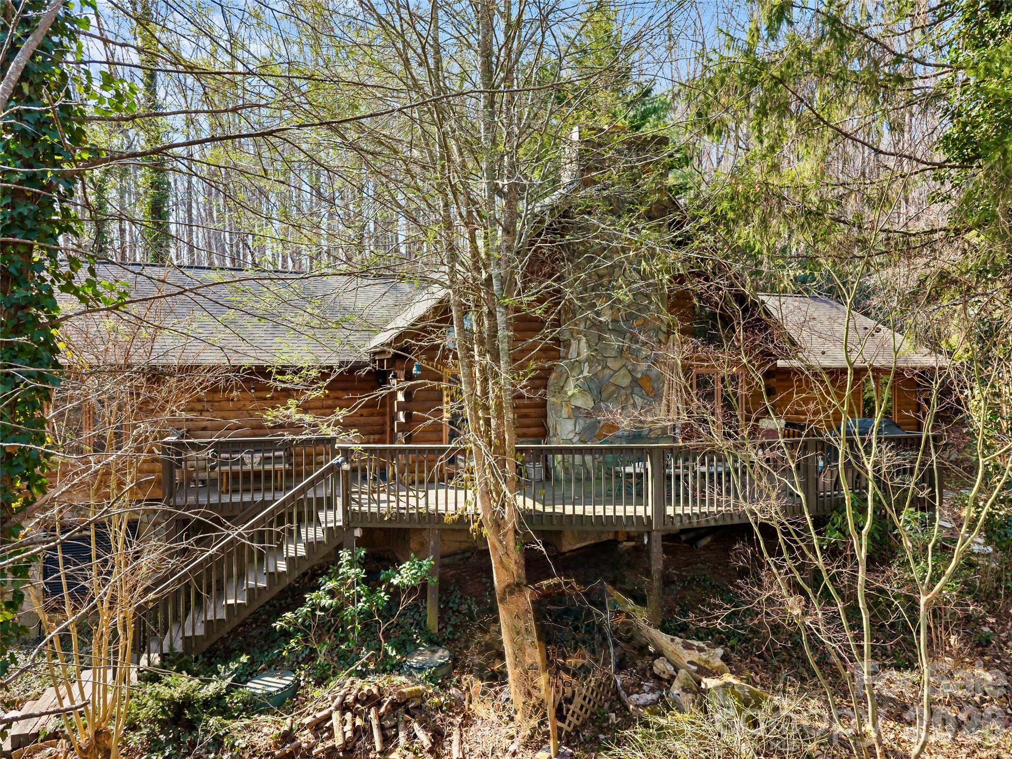 6 Ravenwood Lane — Horse Shoe