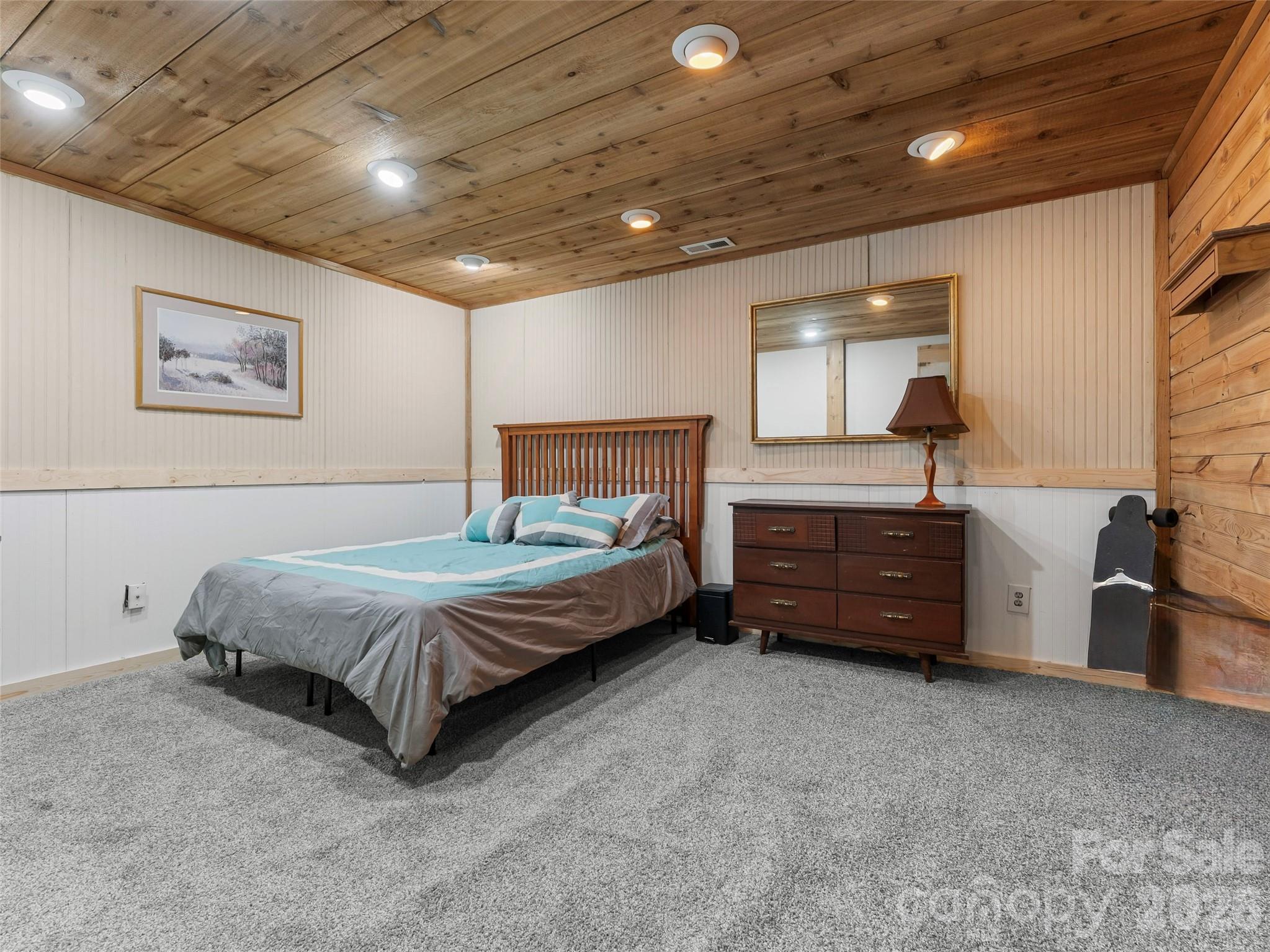 6 Ravenwood Lane — Horse Shoe