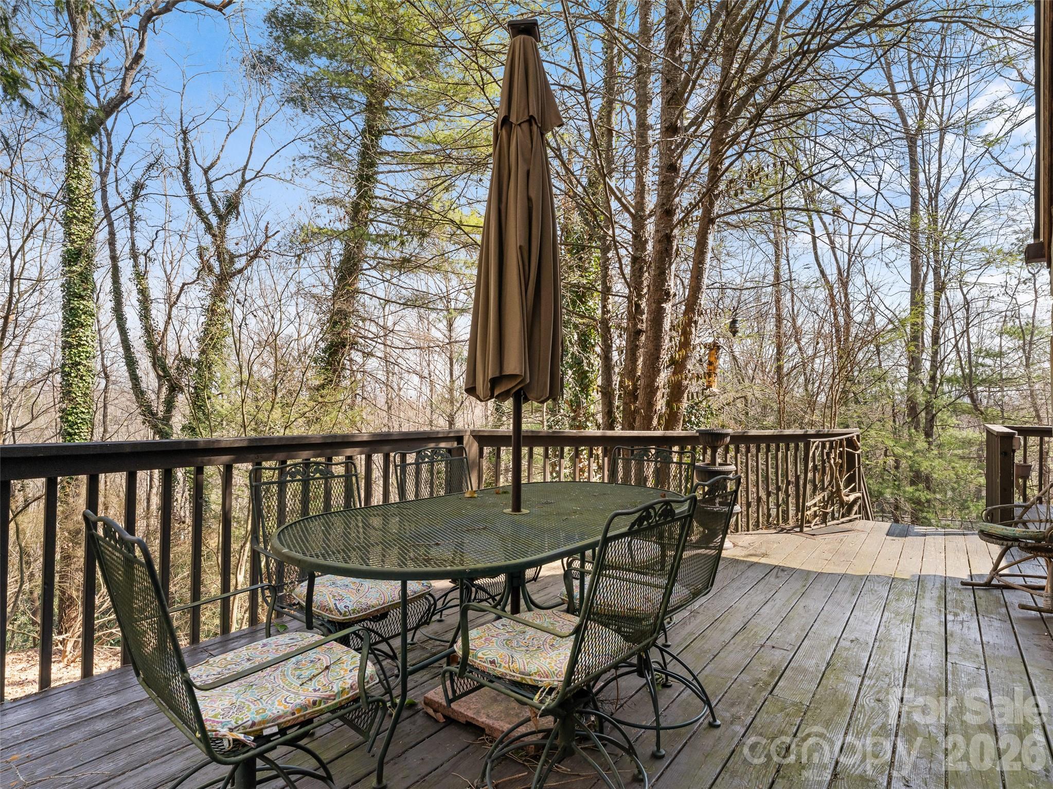 6 Ravenwood Lane — Horse Shoe