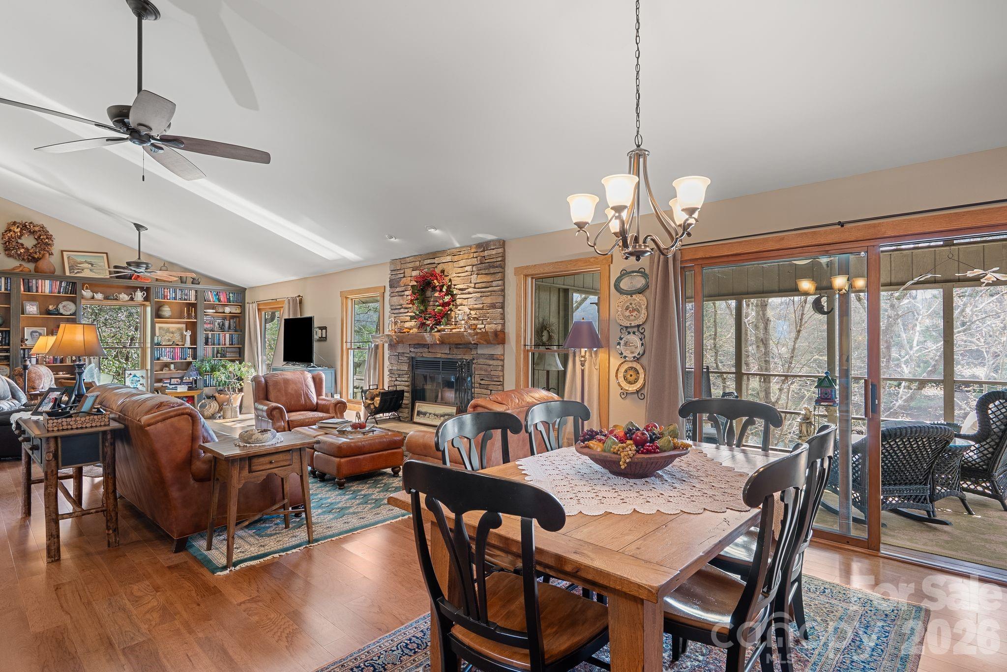 306 S Sequoyah Lane — Brevard