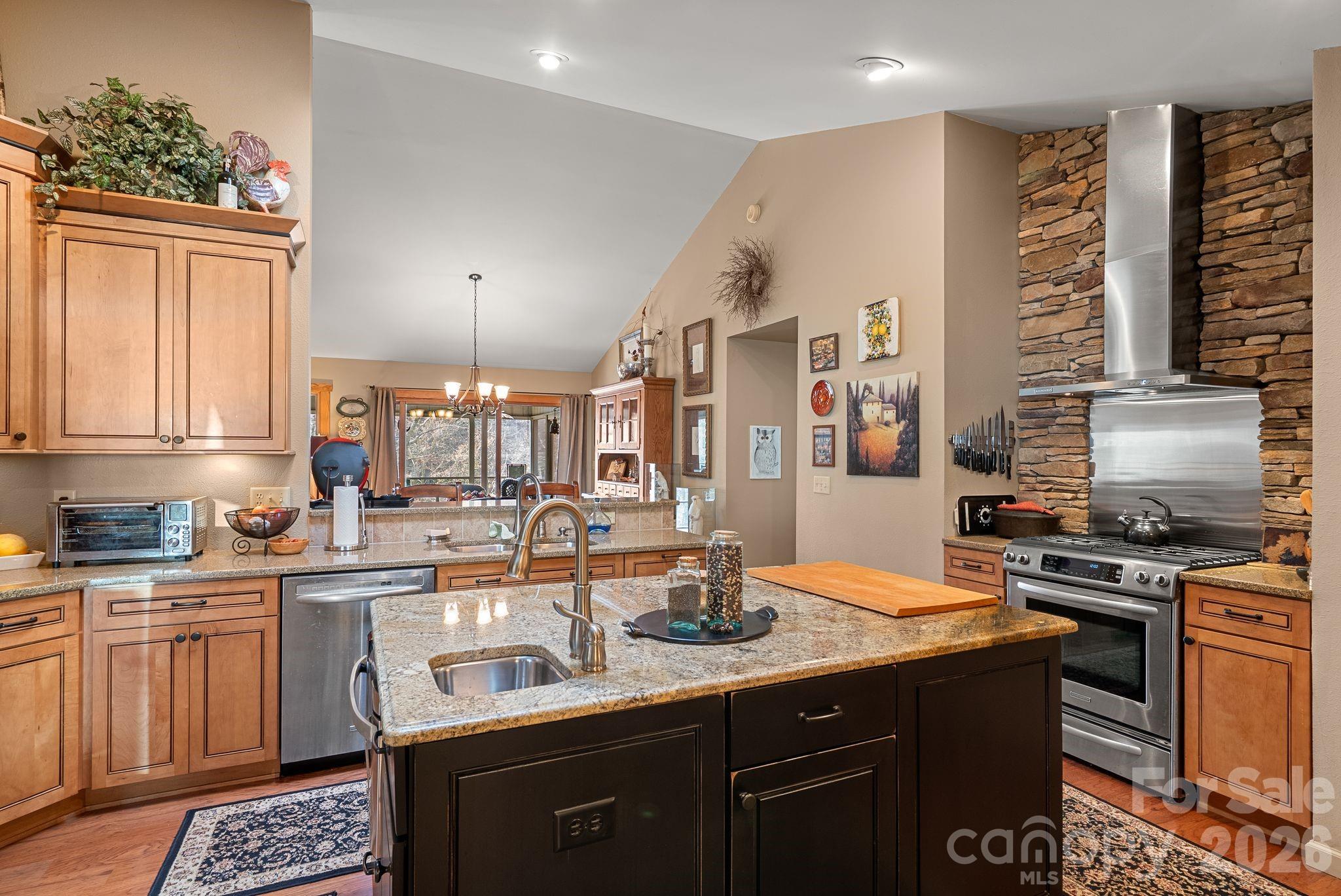 306 S Sequoyah Lane — Brevard