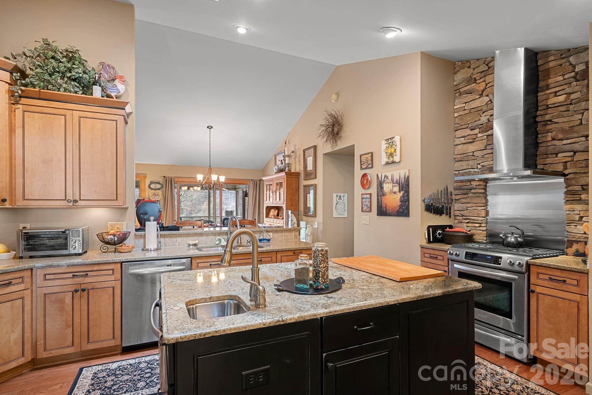 306 S Sequoyah Lane — Brevard