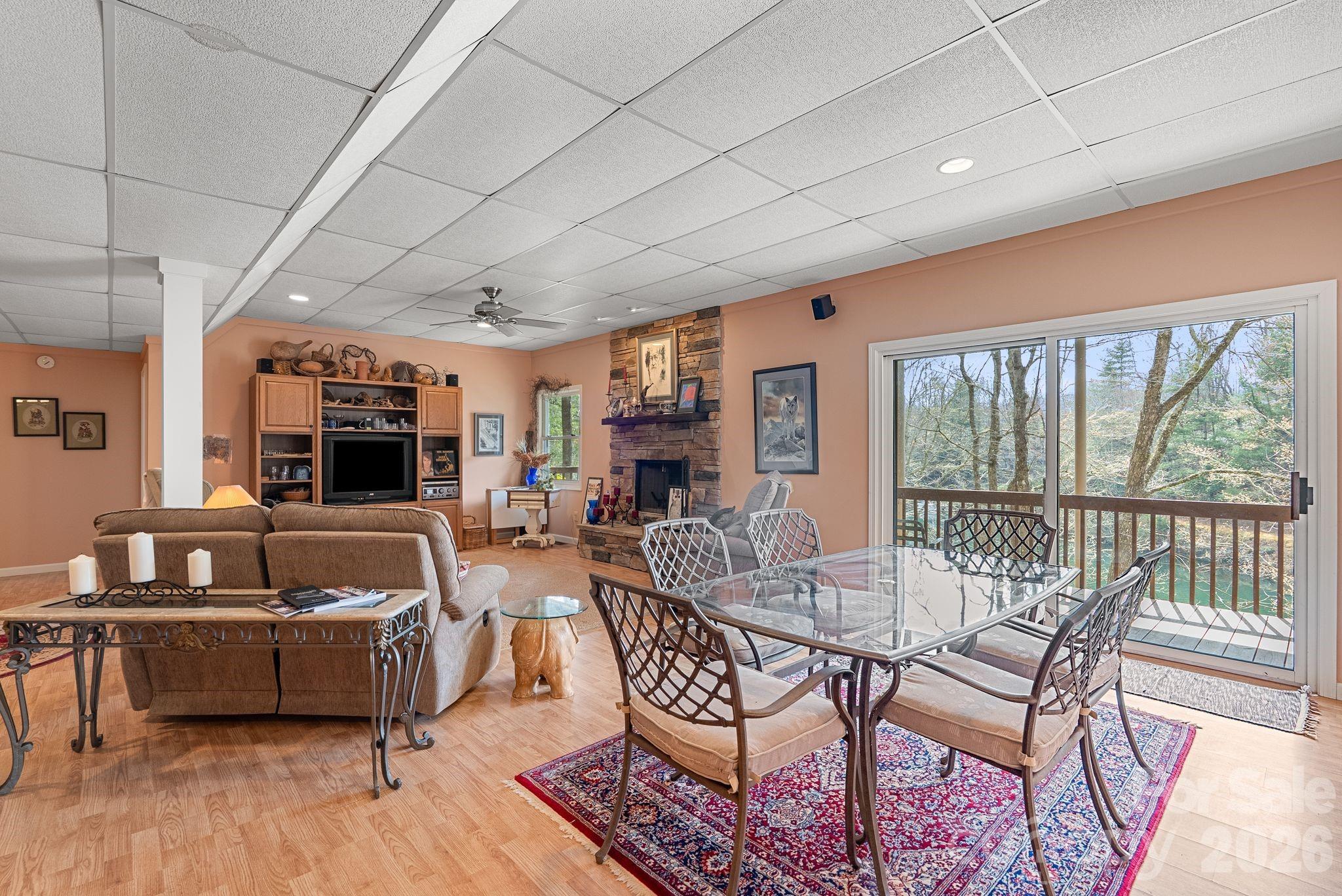 306 S Sequoyah Lane — Brevard