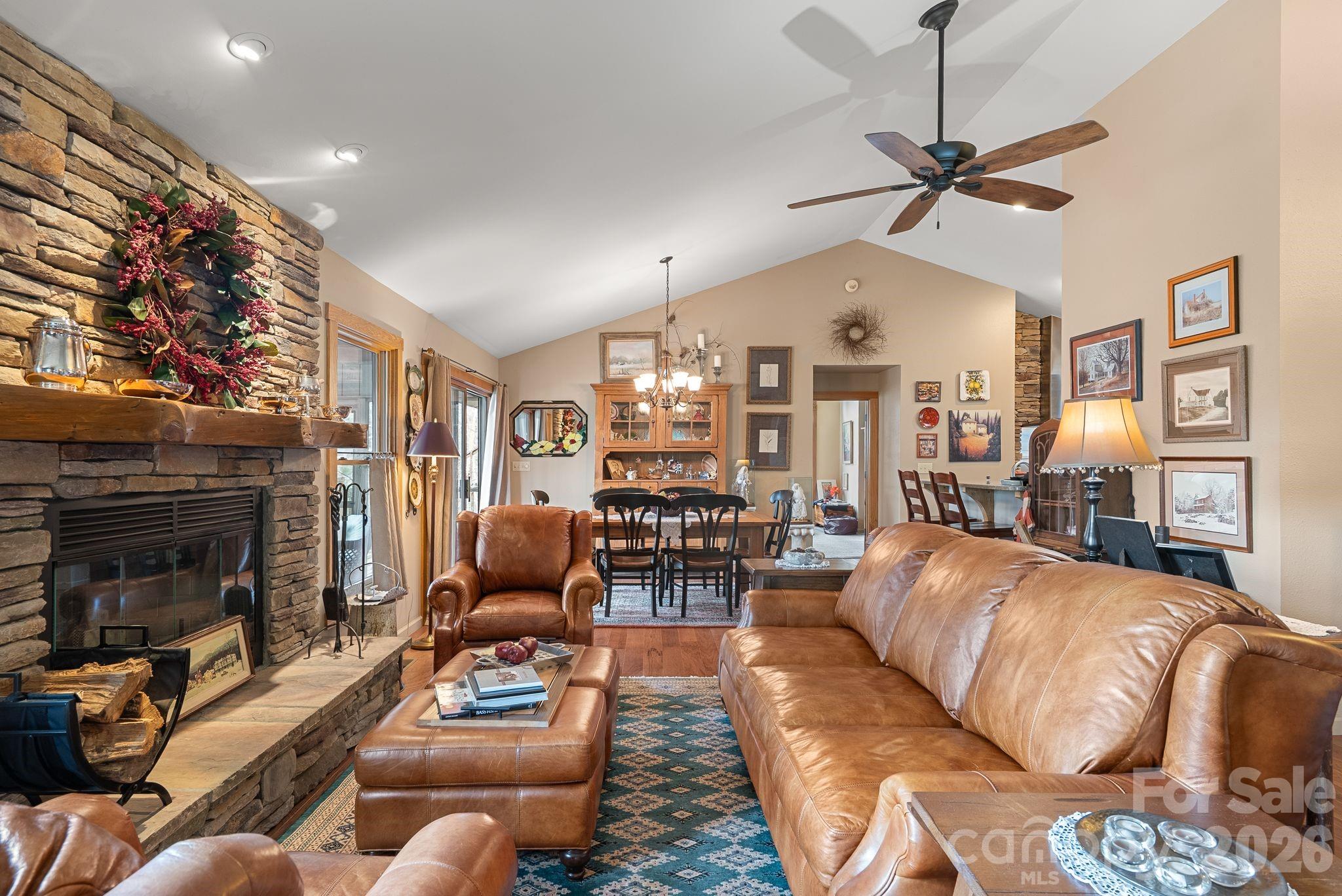 306 S Sequoyah Lane — Brevard
