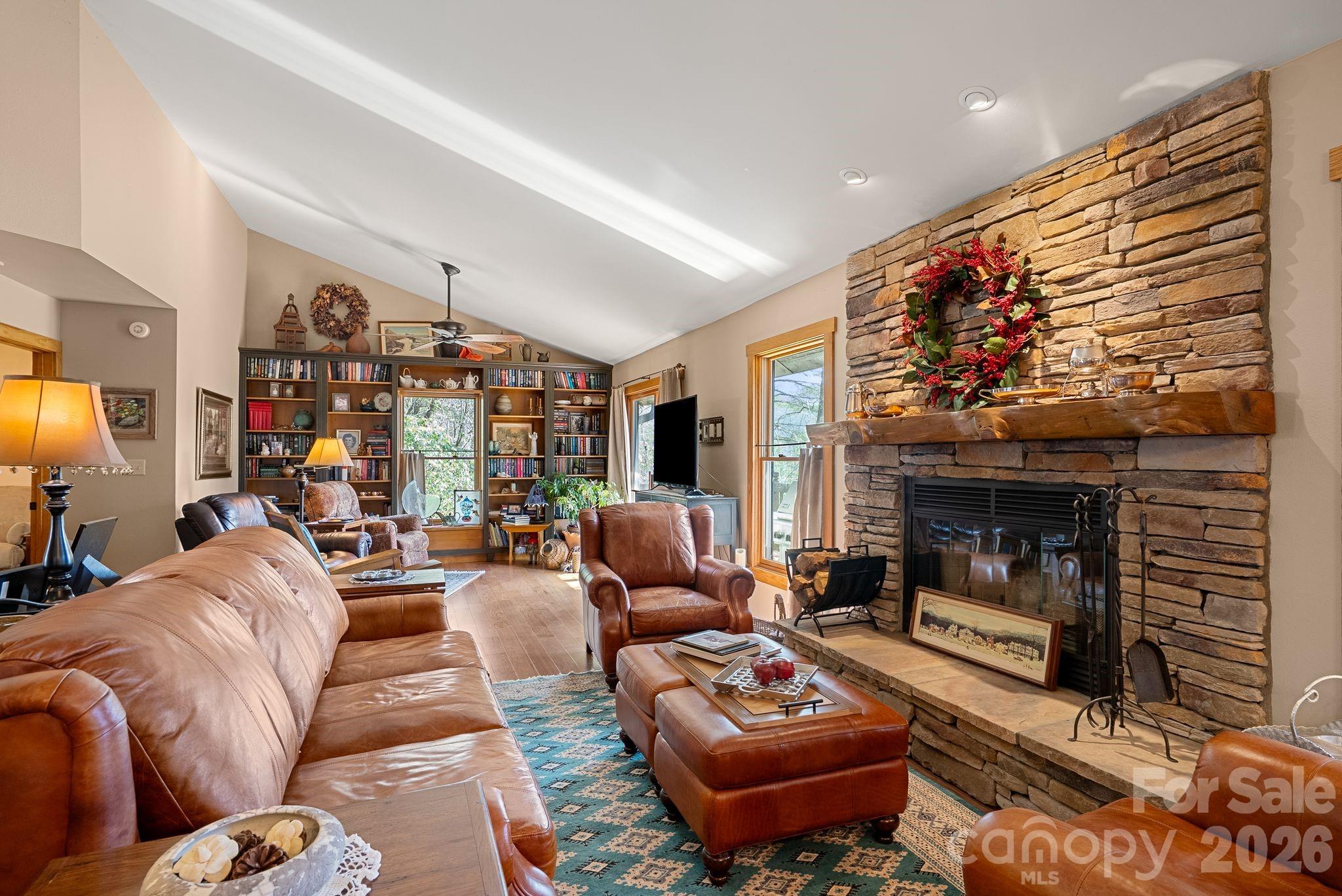 306 S Sequoyah Lane — Brevard