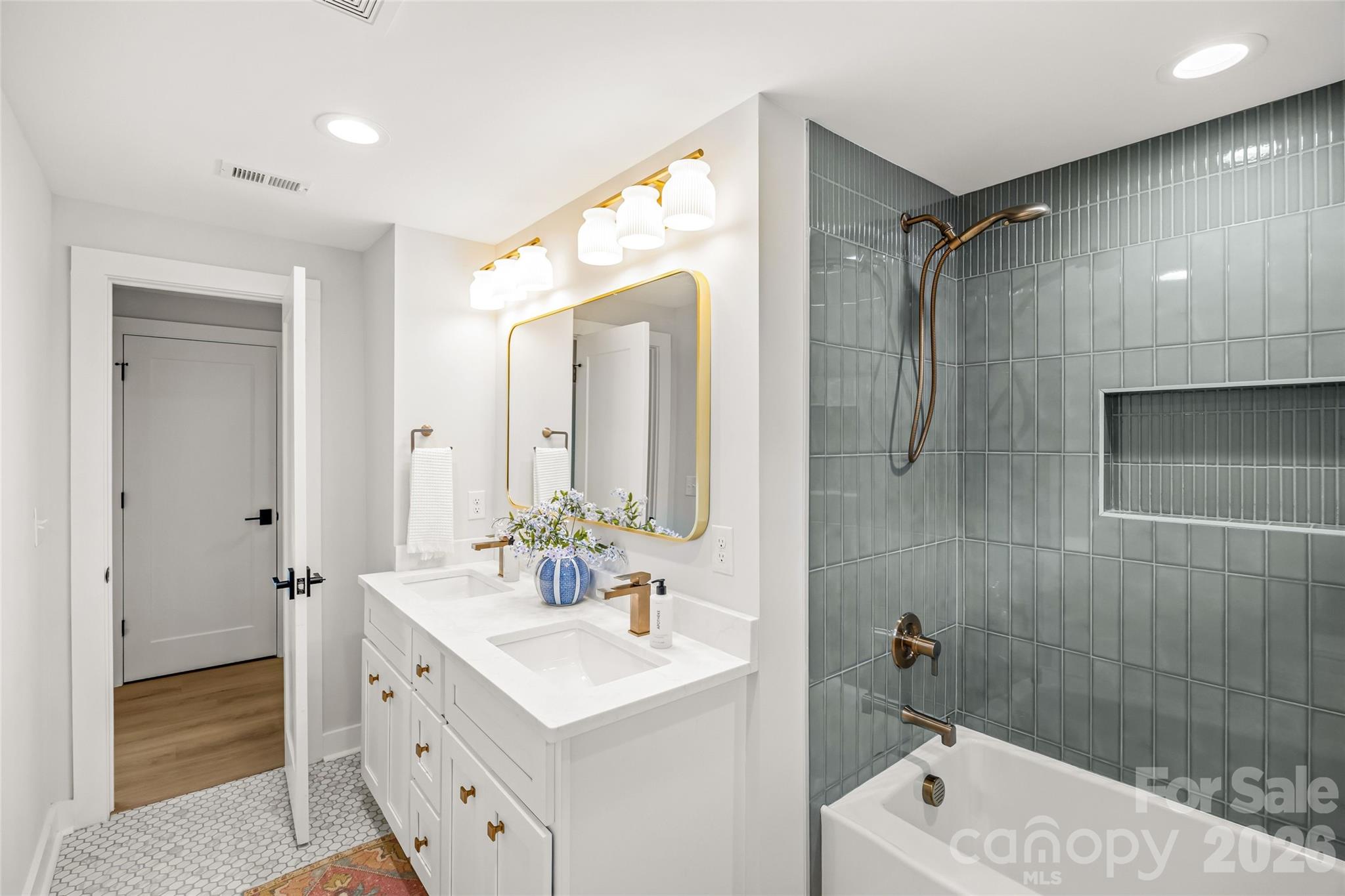 417 Regency Drive — Charlotte