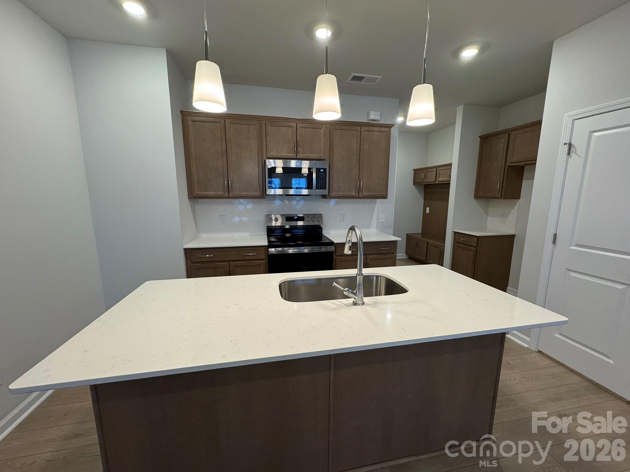 4632 Lakeview Road #6 — Charlotte