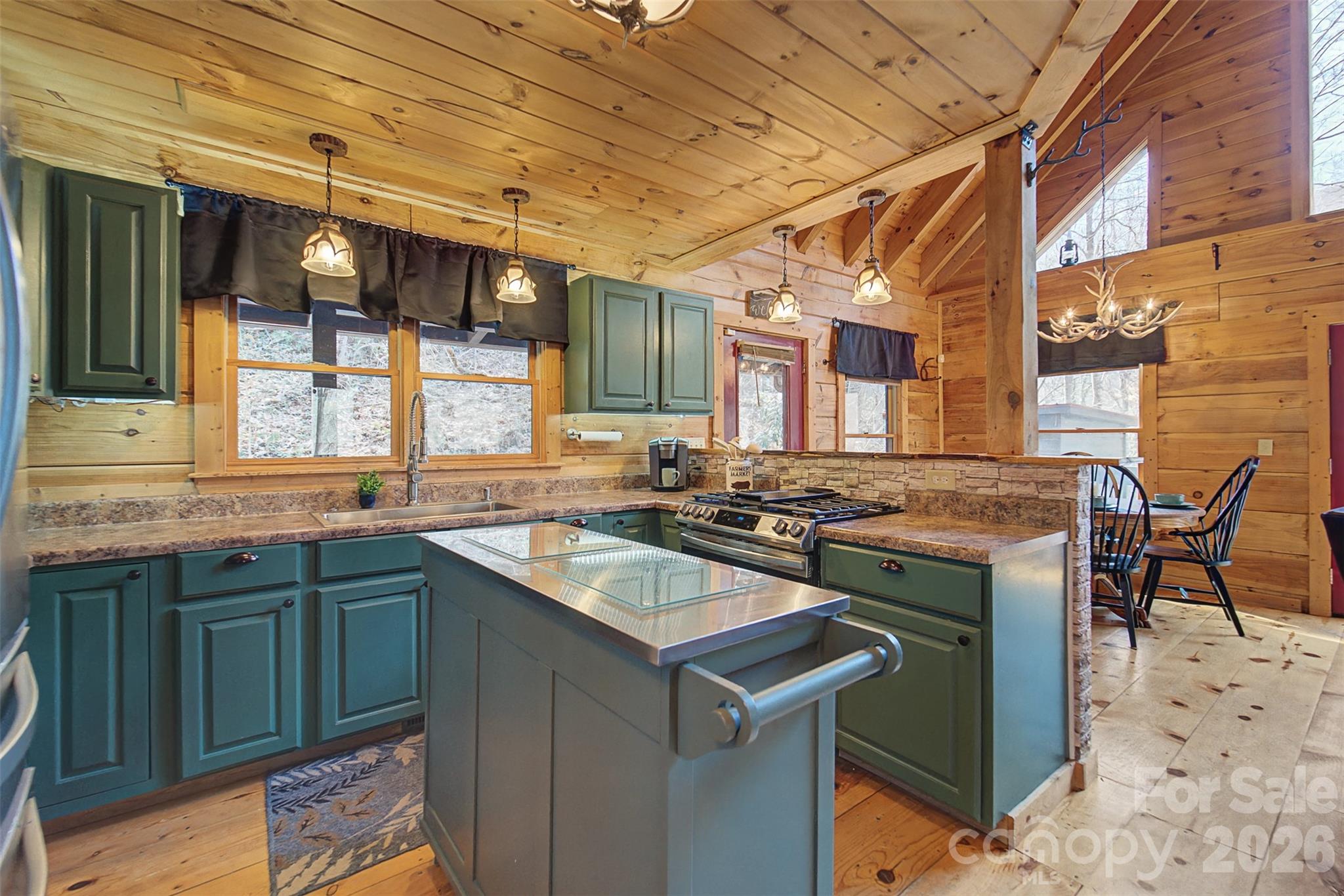 170 Wilkes Road — Bryson City