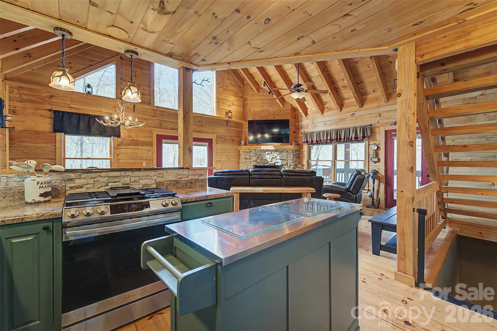 170 Wilkes Road — Bryson City