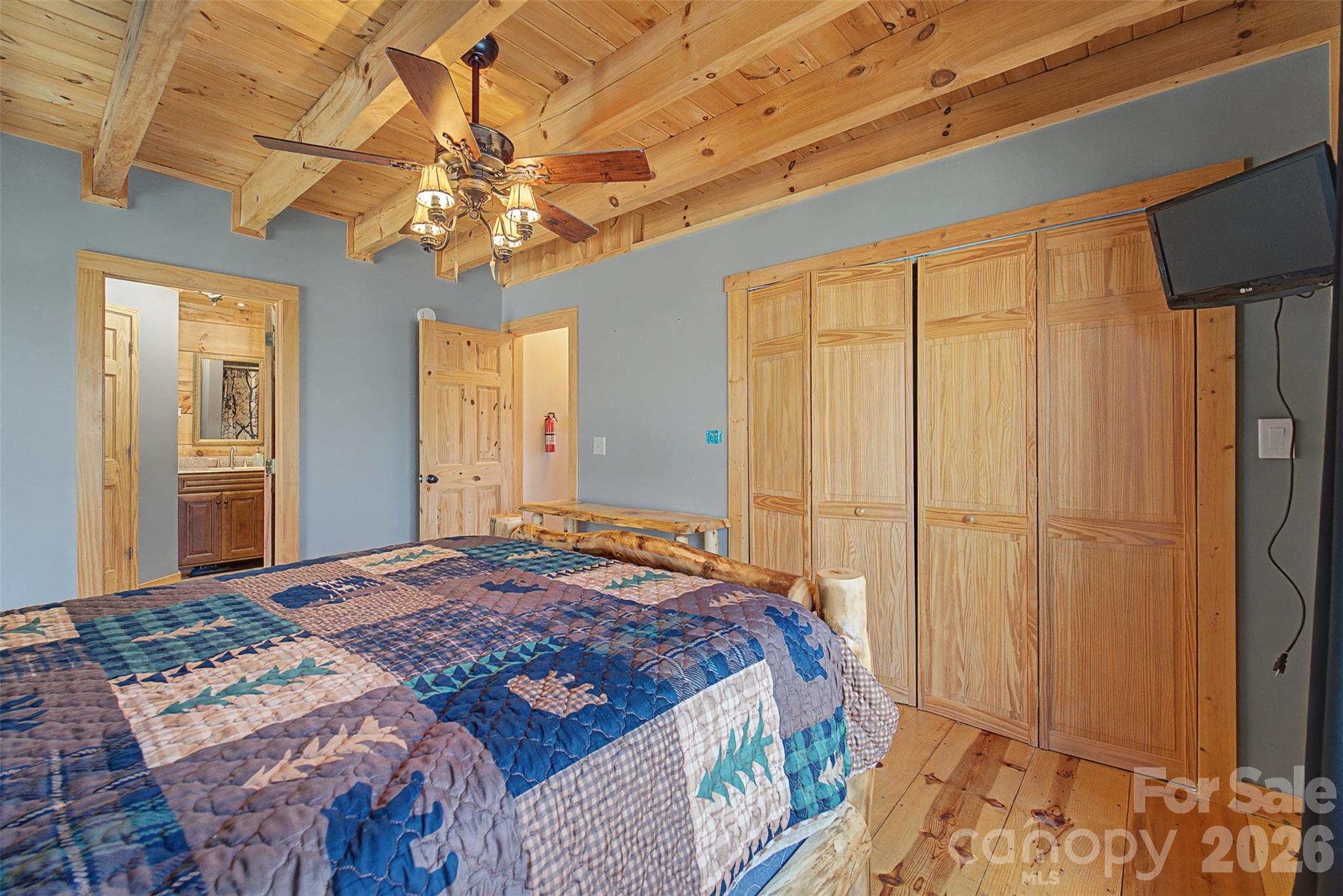 170 Wilkes Road — Bryson City