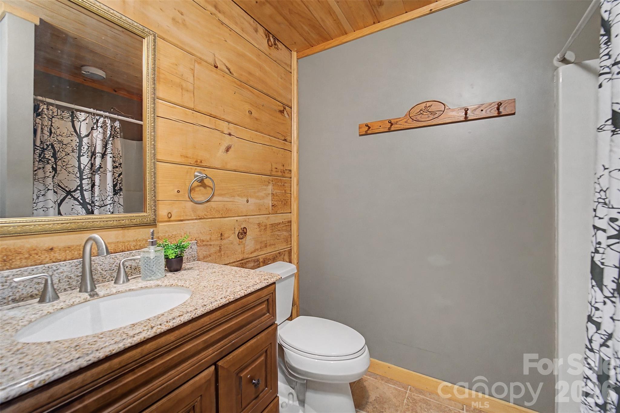 170 Wilkes Road — Bryson City