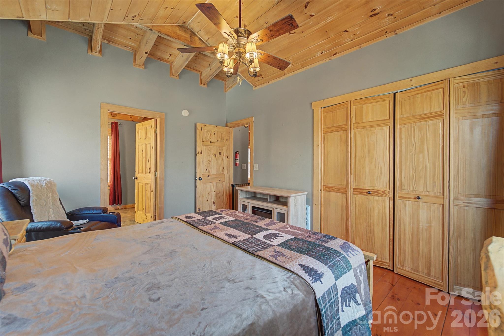 170 Wilkes Road — Bryson City