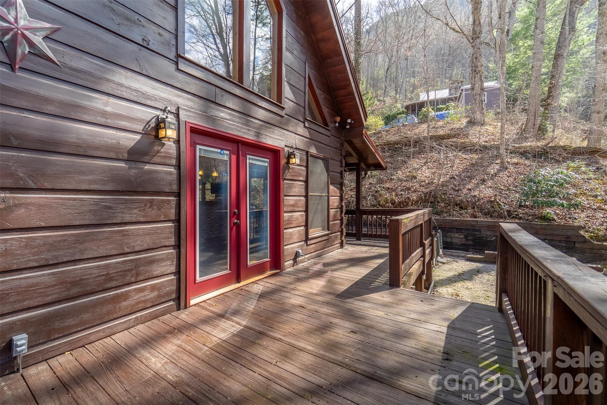 170 Wilkes Road — Bryson City
