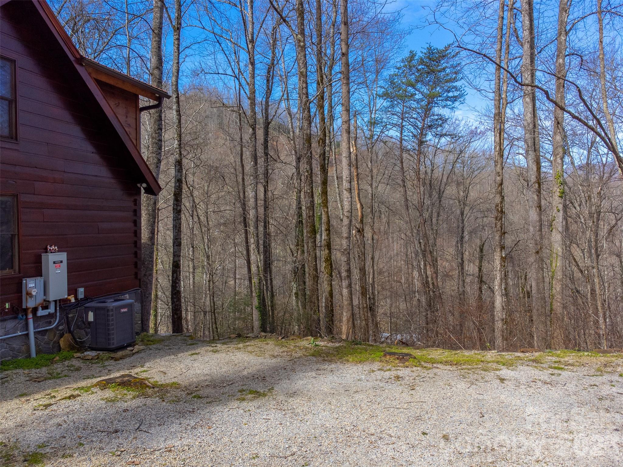 170 Wilkes Road — Bryson City