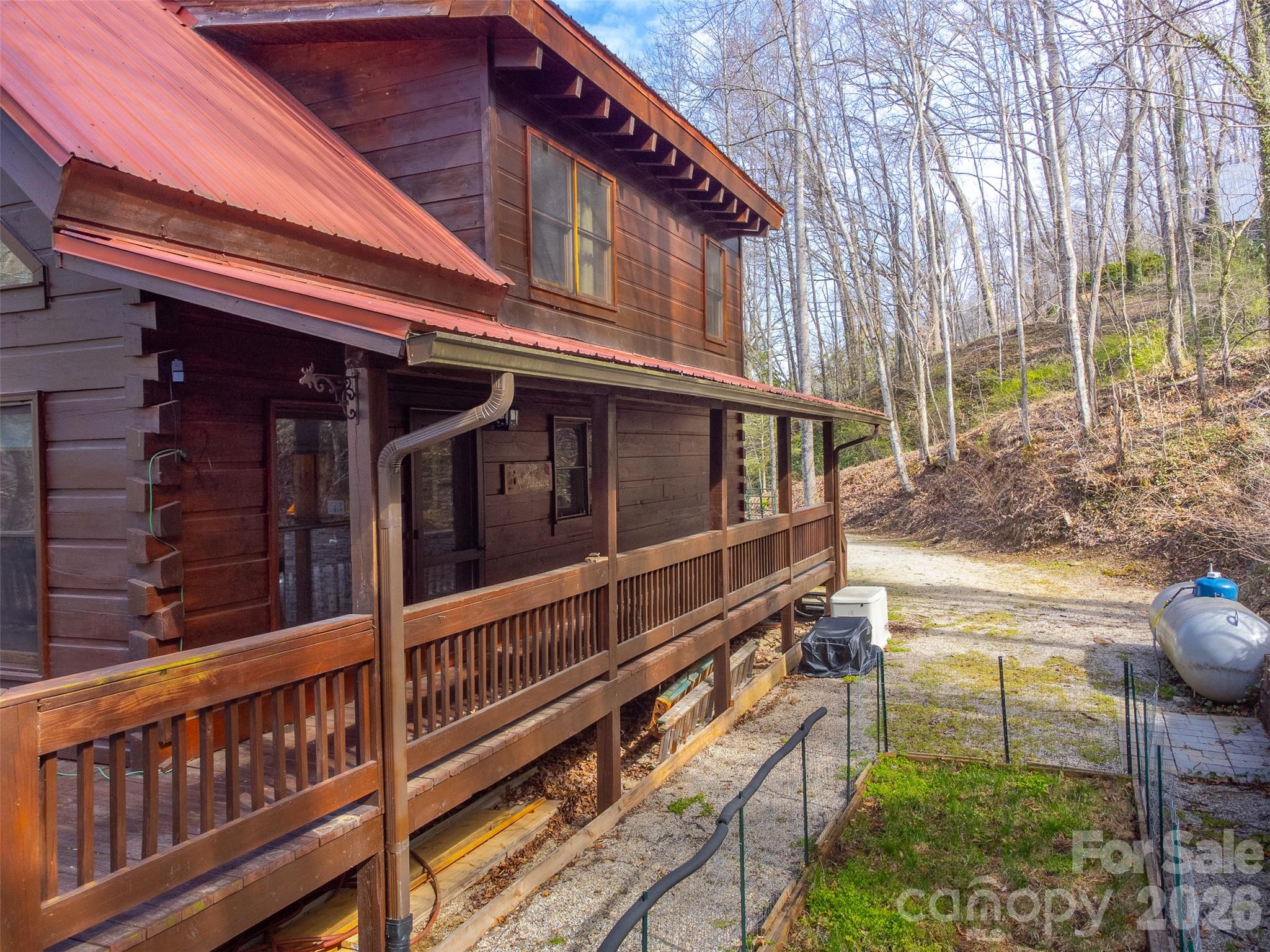 170 Wilkes Road — Bryson City