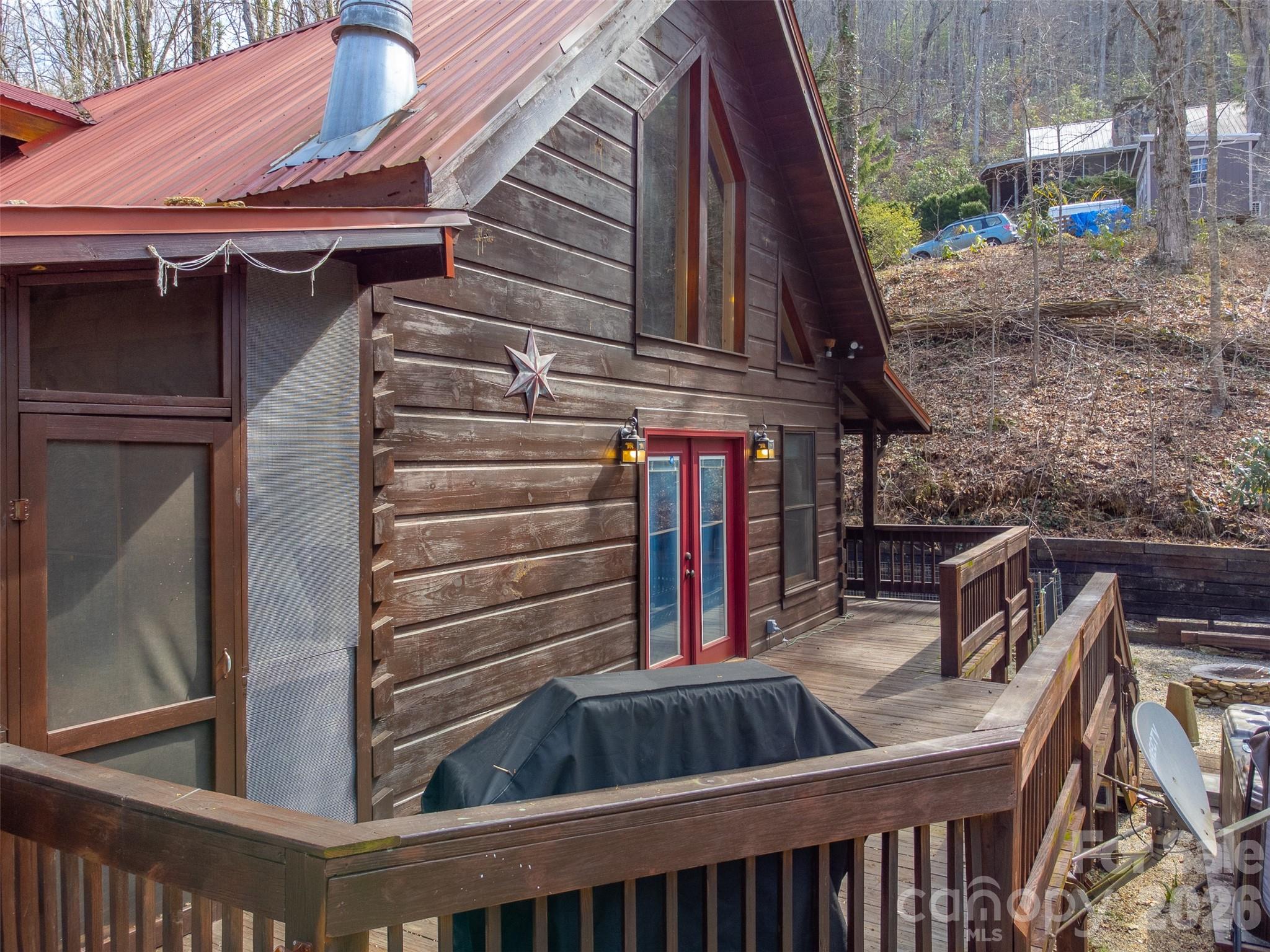 170 Wilkes Road — Bryson City