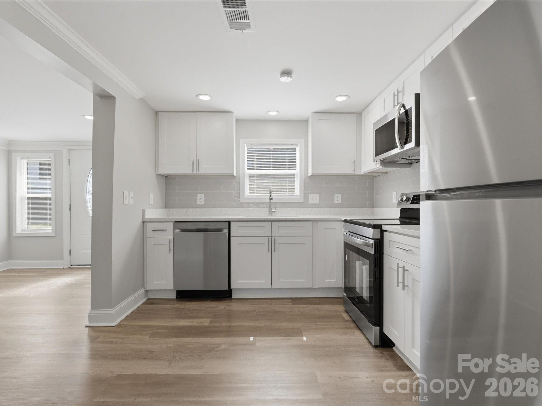 3900 Plainview Road — Charlotte