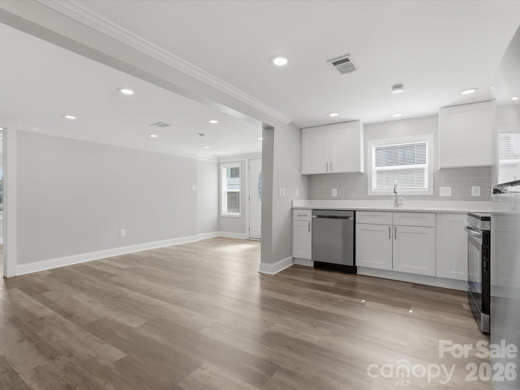 3900 Plainview Road — Charlotte