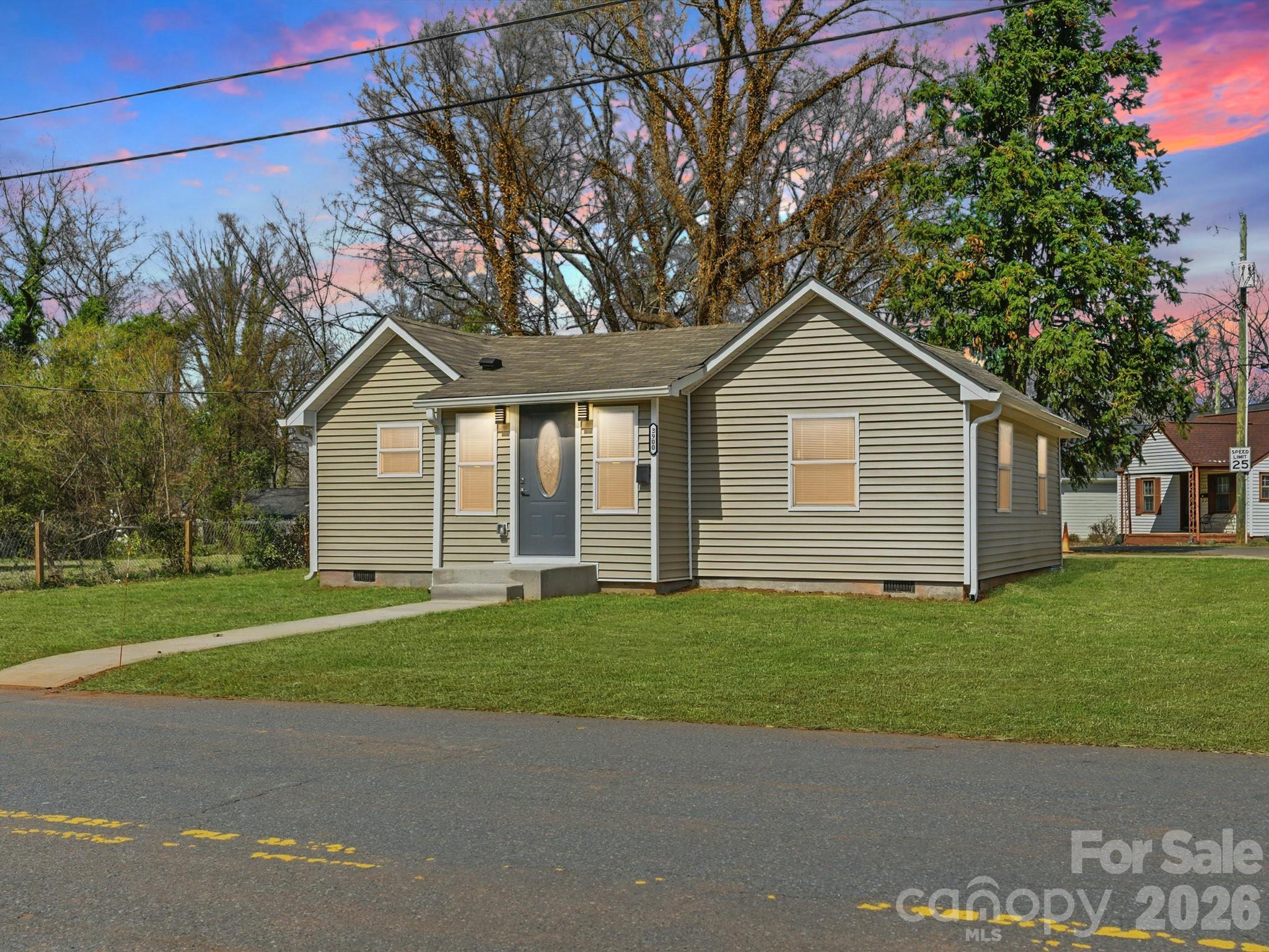 3900 Plainview Road — Charlotte