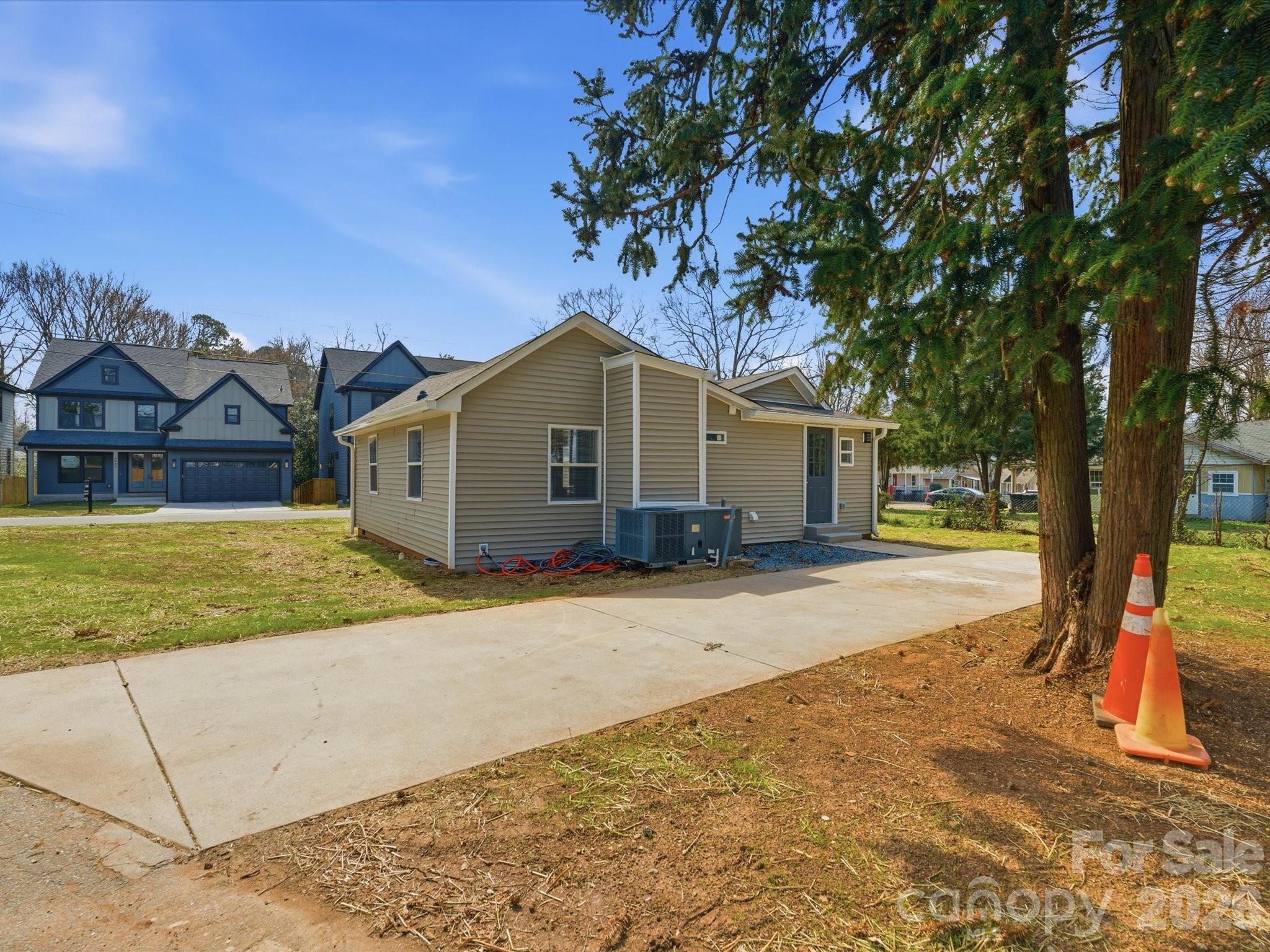 3900 Plainview Road — Charlotte