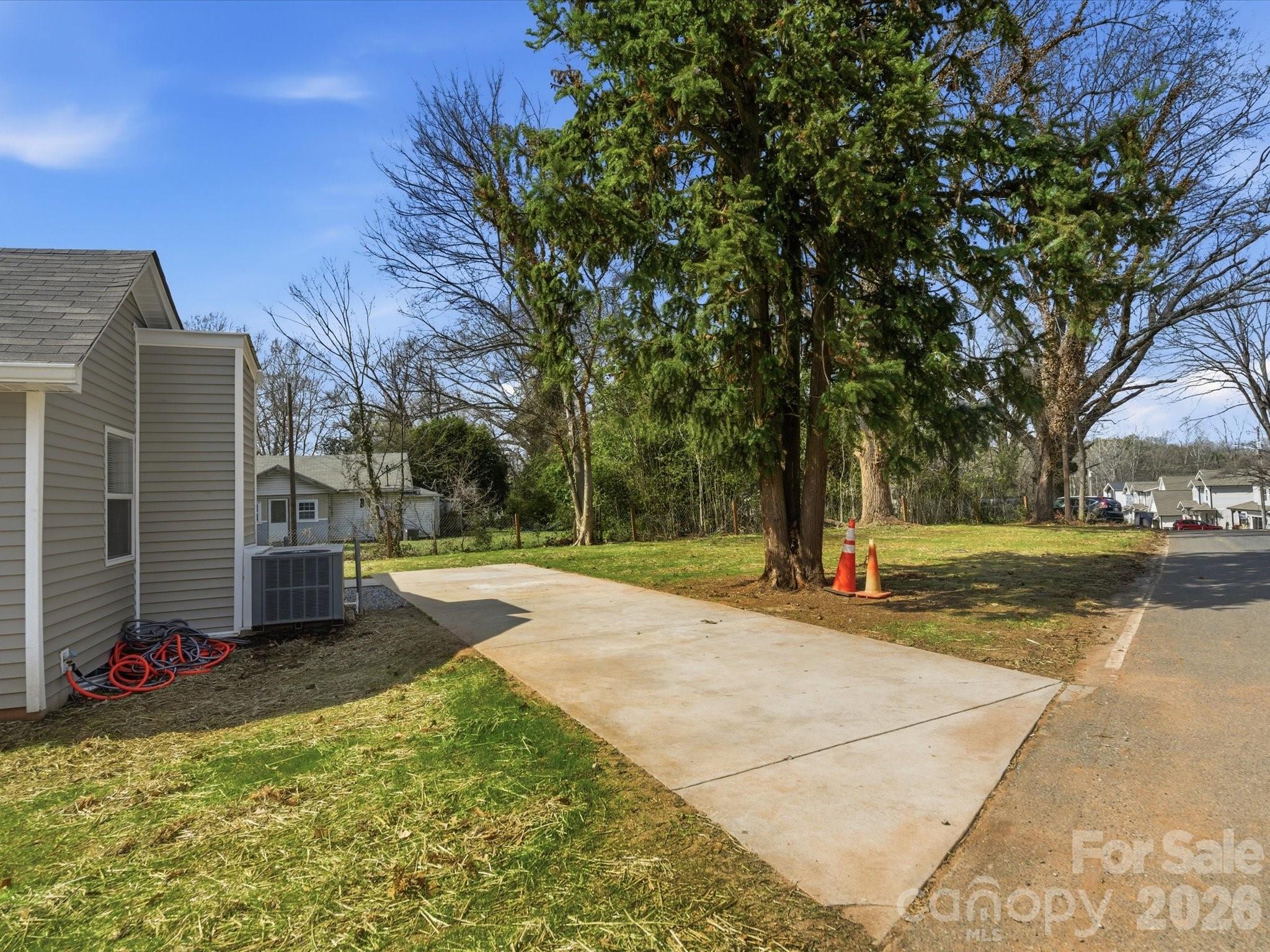 3900 Plainview Road — Charlotte