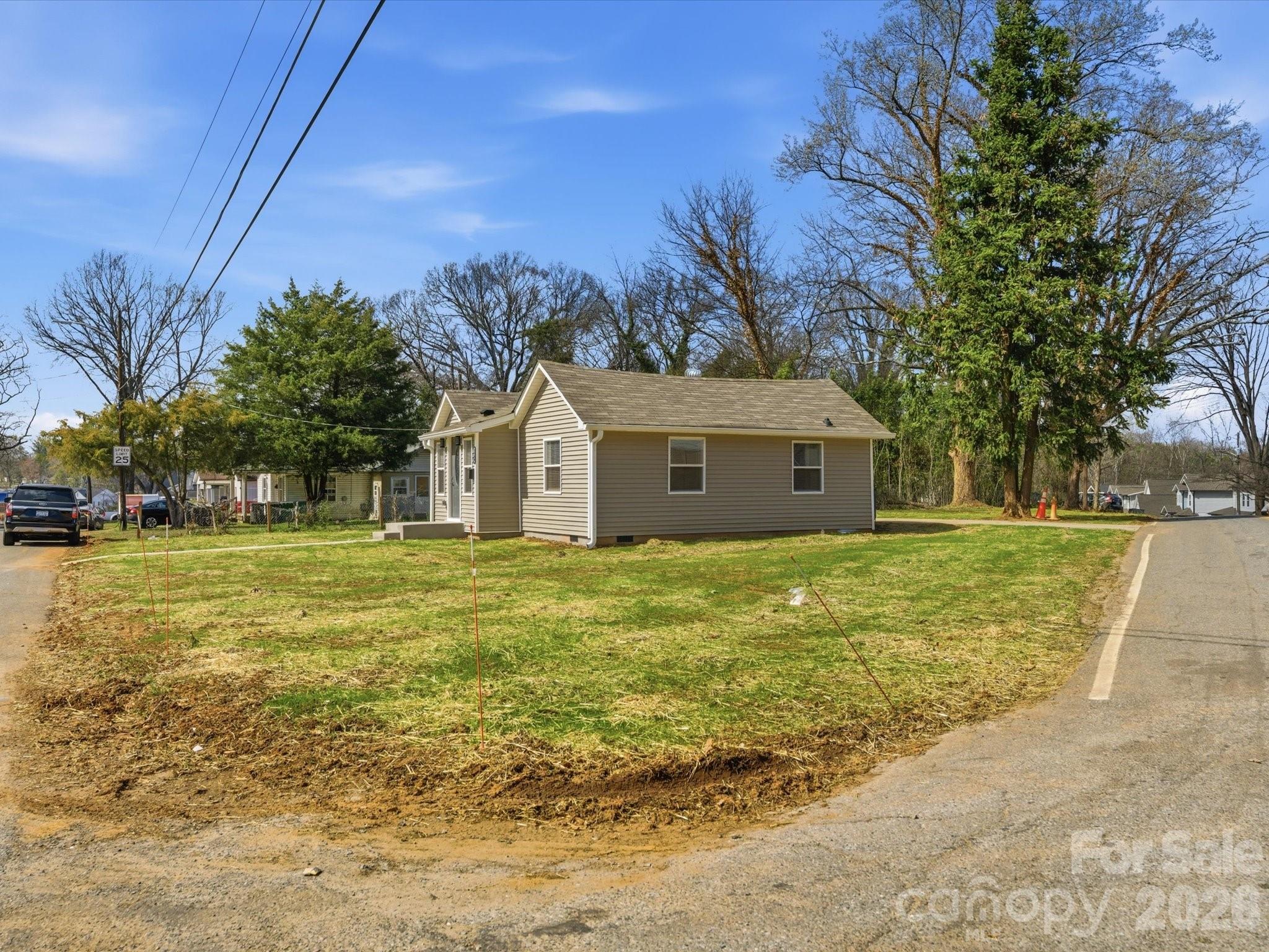 3900 Plainview Road — Charlotte