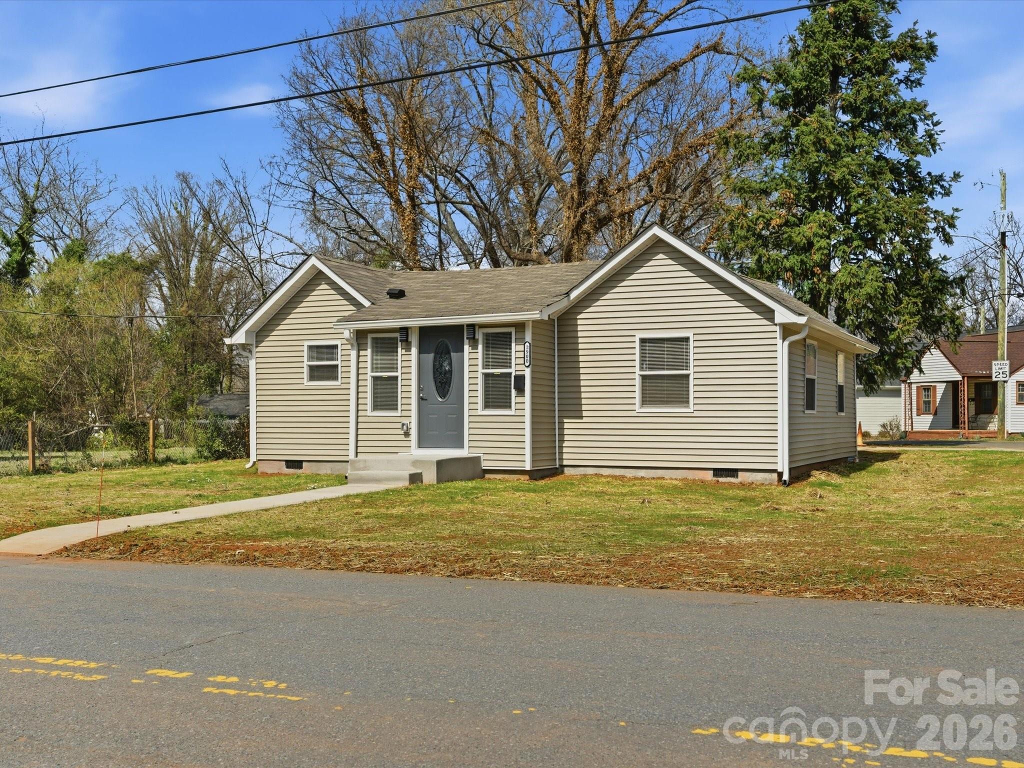 3900 Plainview Road — Charlotte