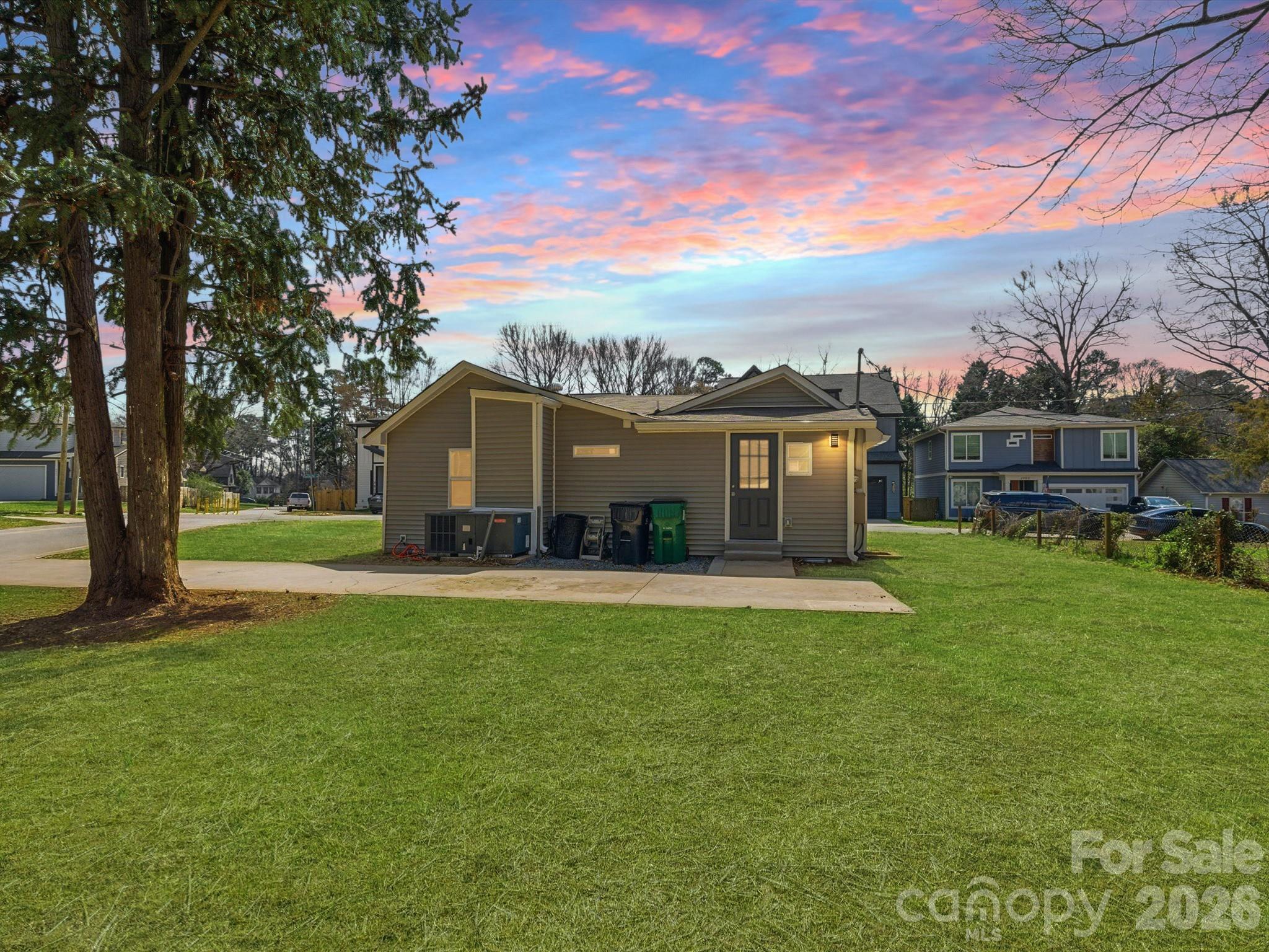3900 Plainview Road — Charlotte