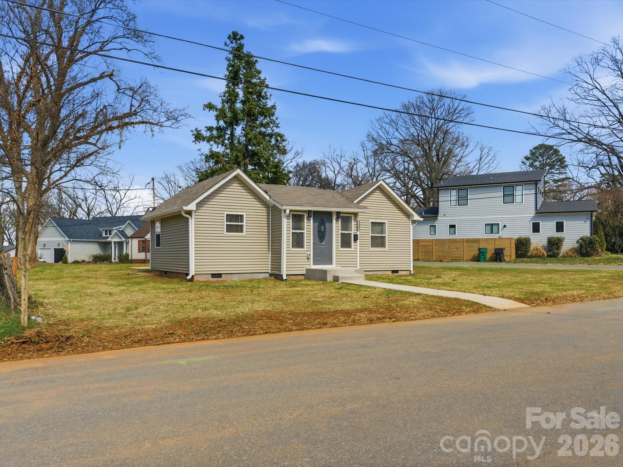 3900 Plainview Road — Charlotte