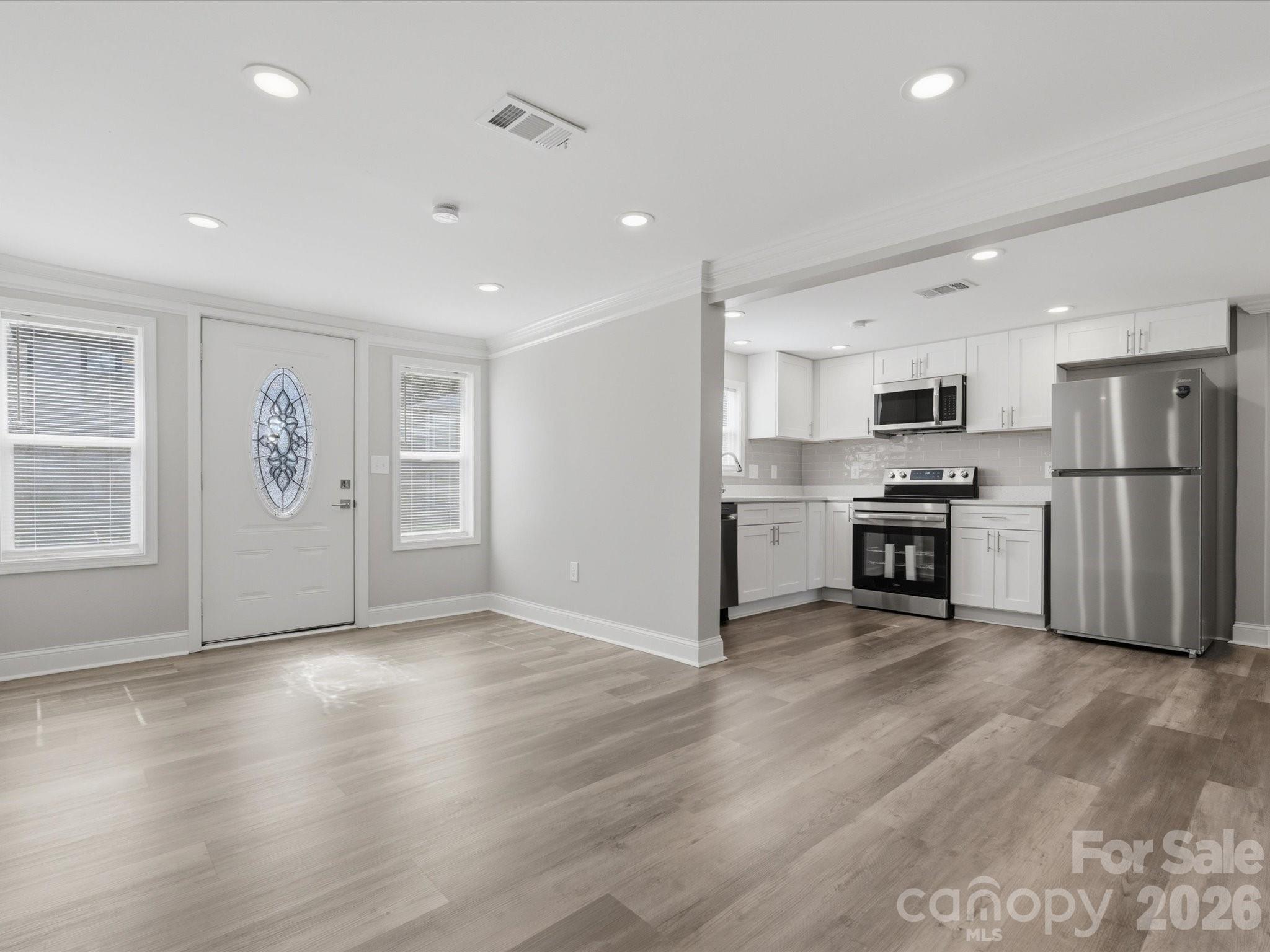 3900 Plainview Road — Charlotte