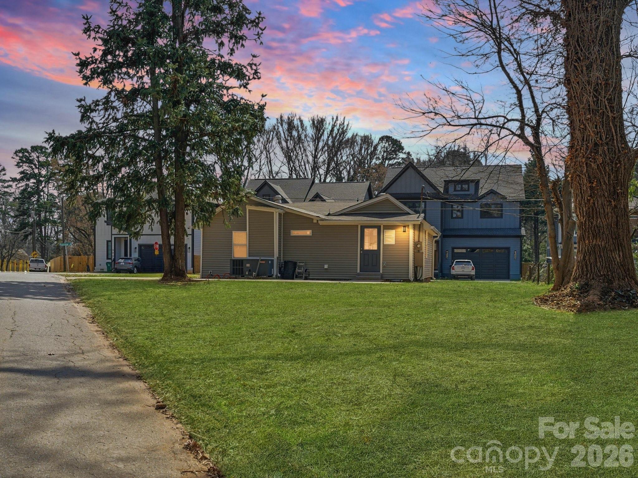 3900 Plainview Road — Charlotte