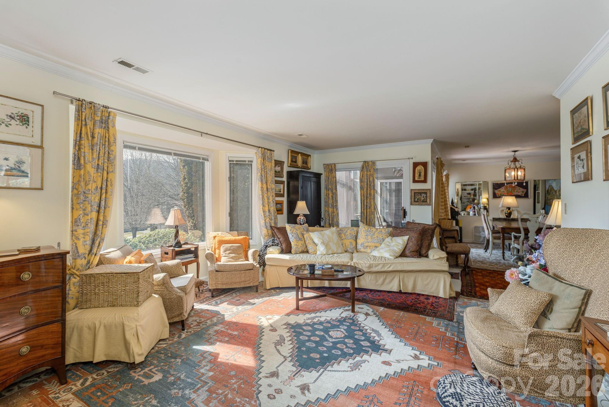 111 BLUFFVIEW Lane — Flat Rock