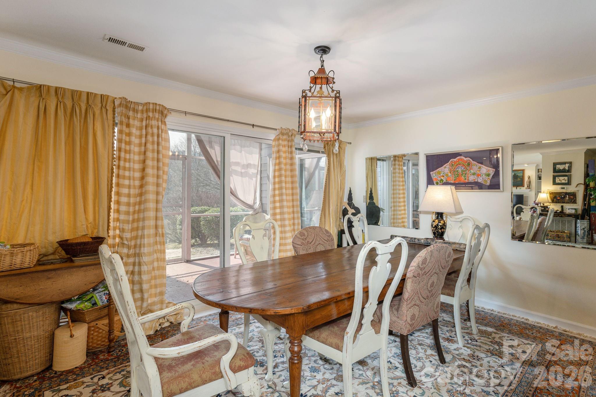 111 BLUFFVIEW Lane — Flat Rock