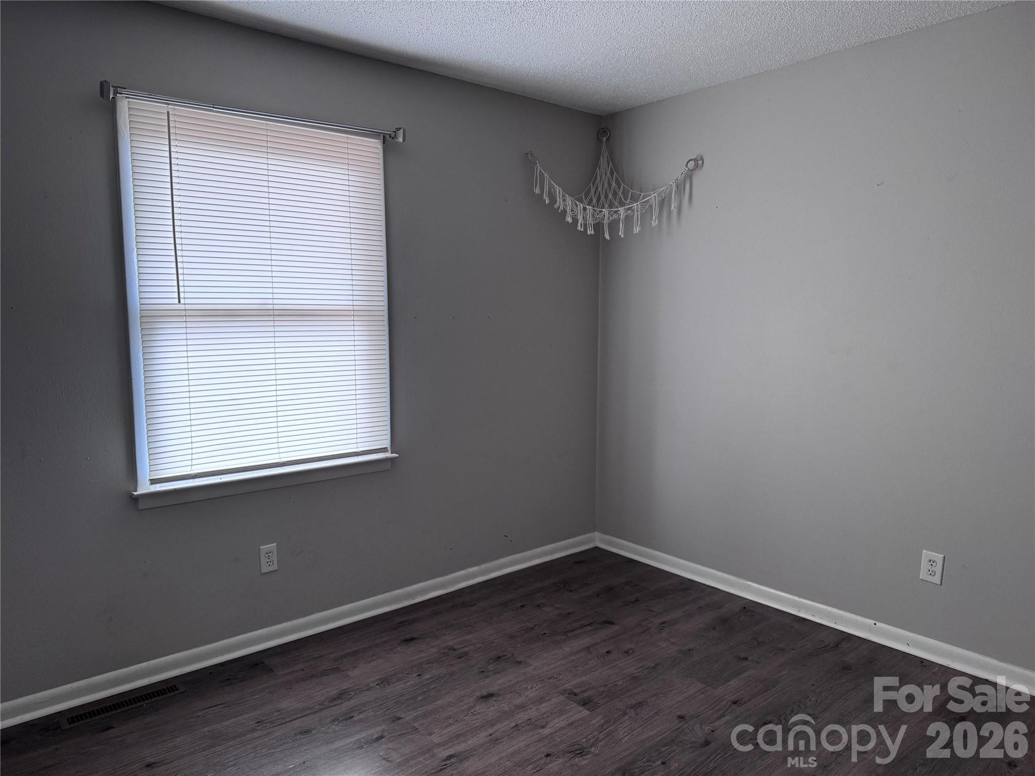1511 Old Carriage Drive — Newton