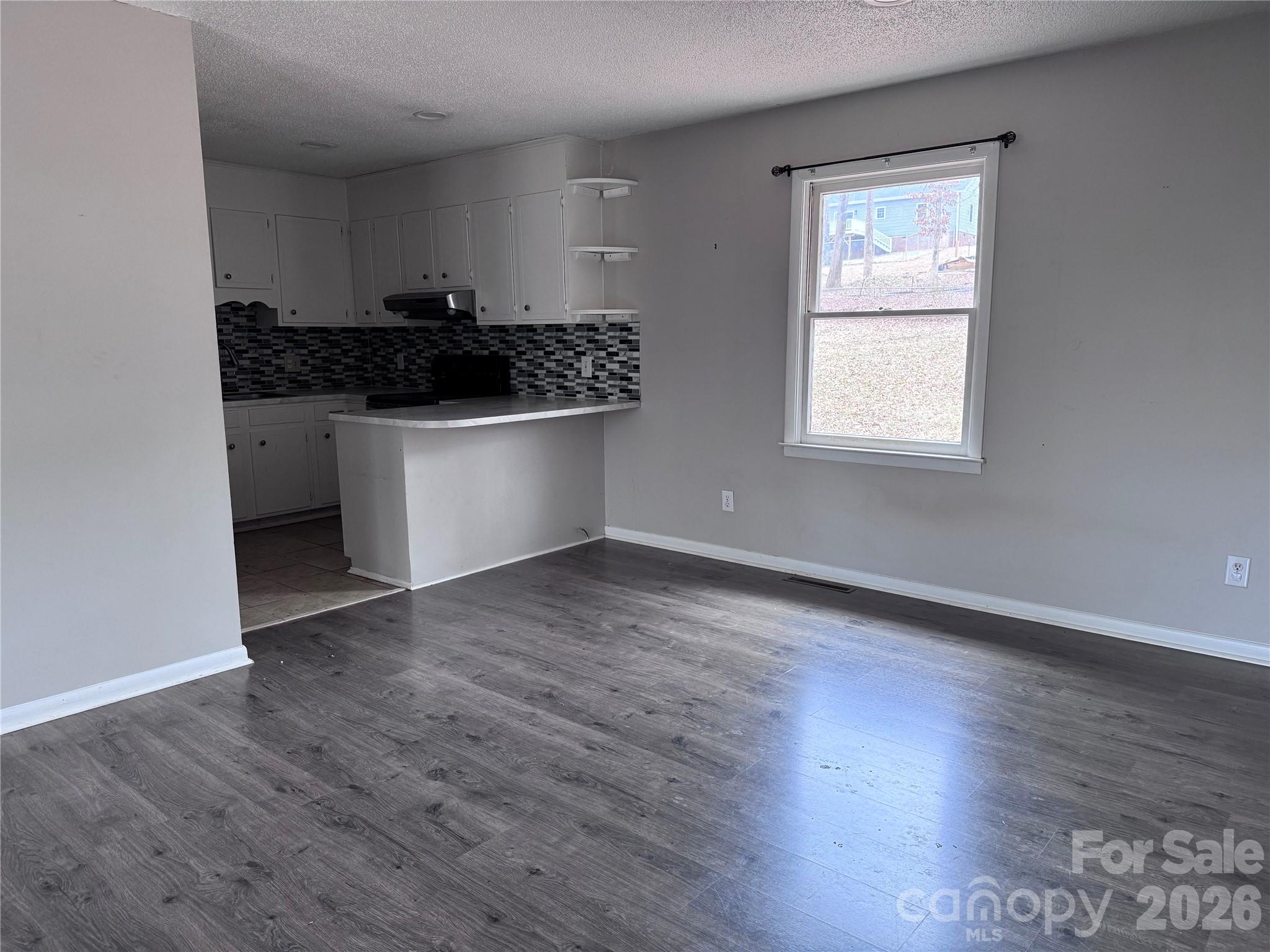 1511 Old Carriage Drive — Newton