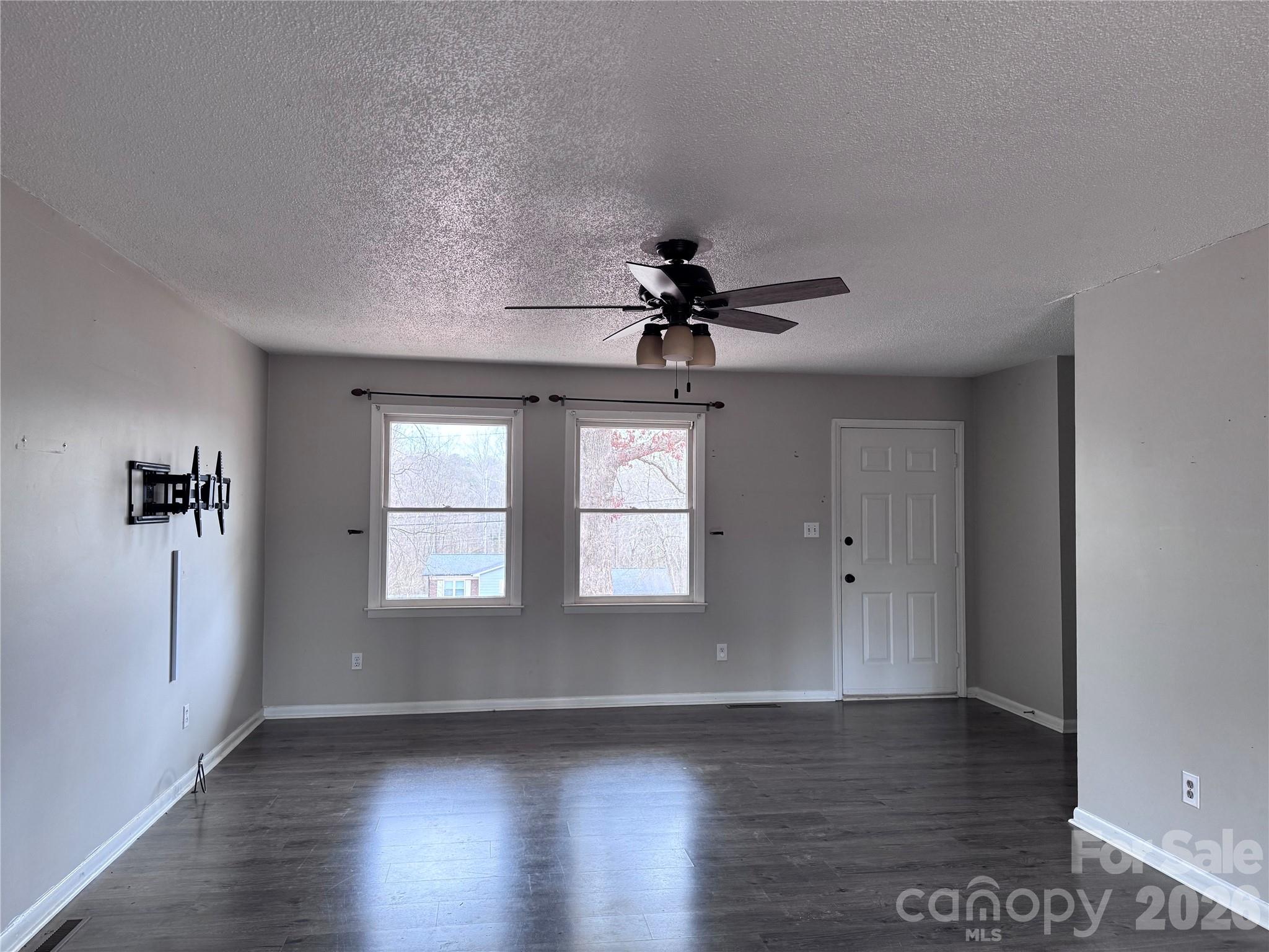 1511 Old Carriage Drive — Newton