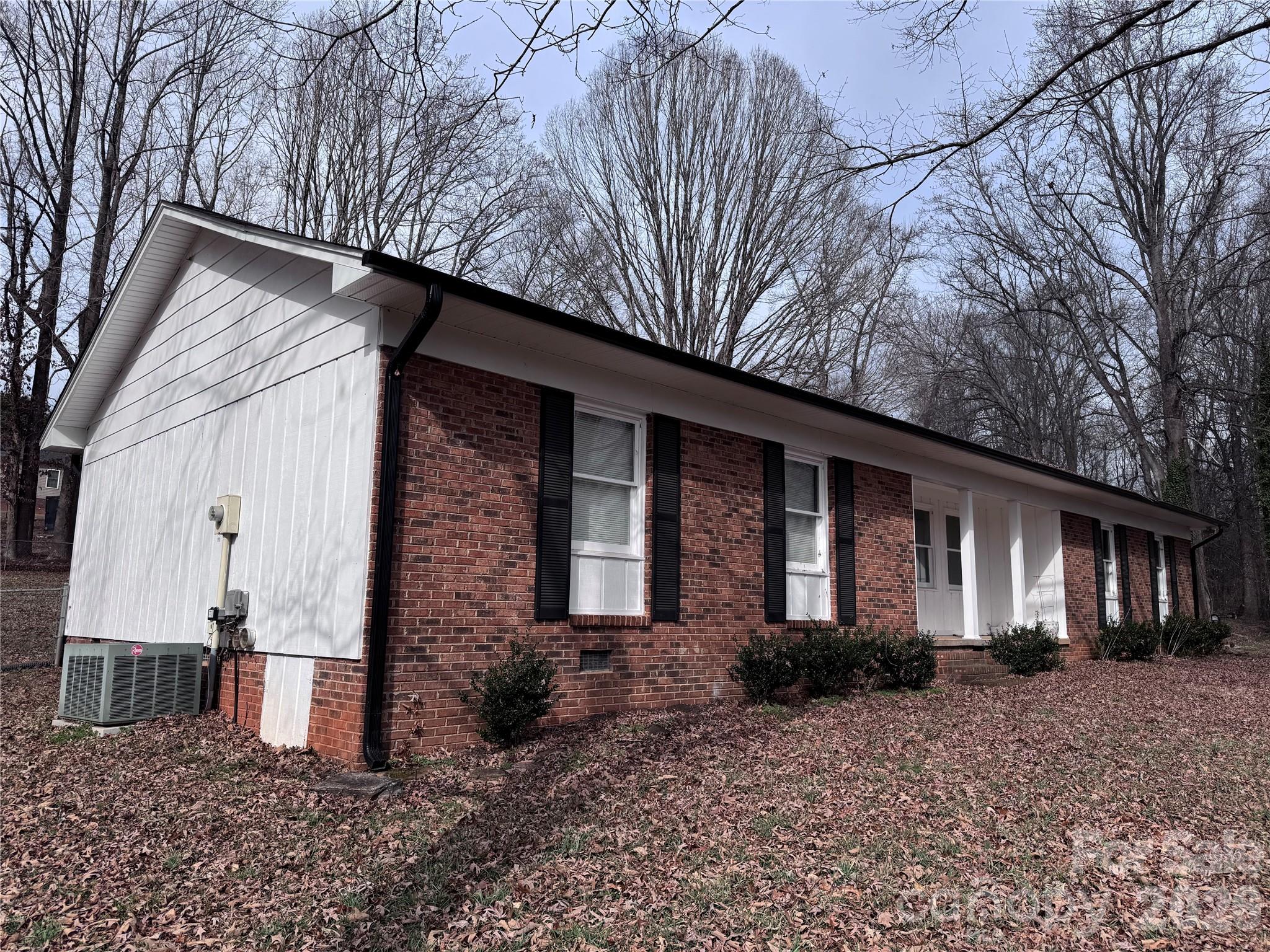 1511 Old Carriage Drive — Newton