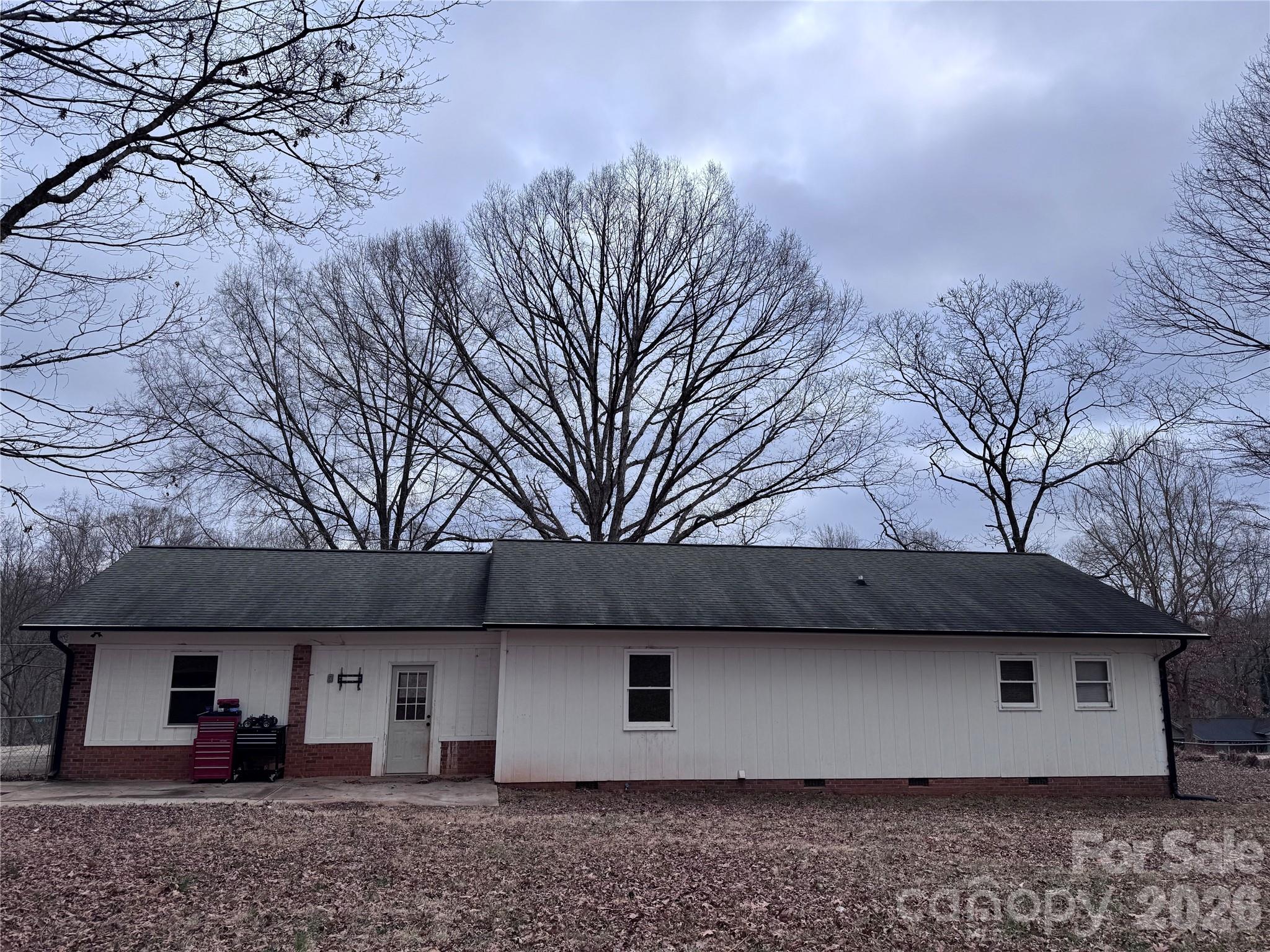 1511 Old Carriage Drive — Newton