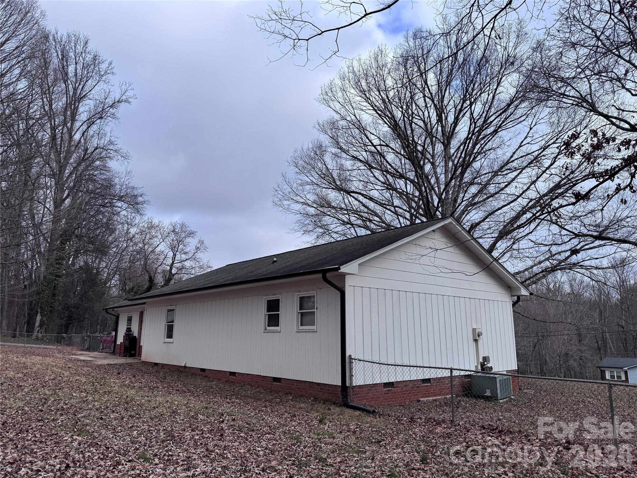1511 Old Carriage Drive — Newton