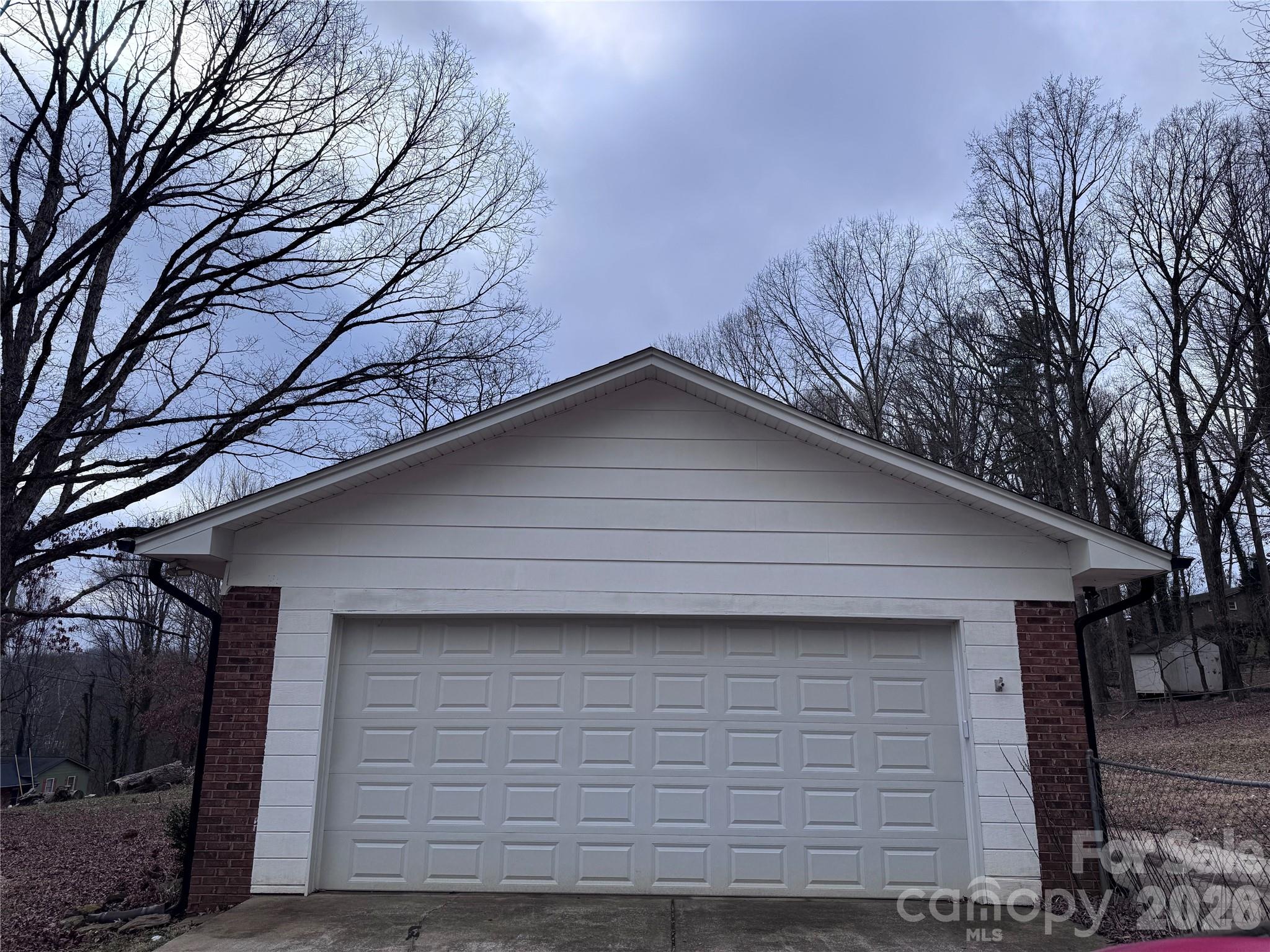 1511 Old Carriage Drive — Newton