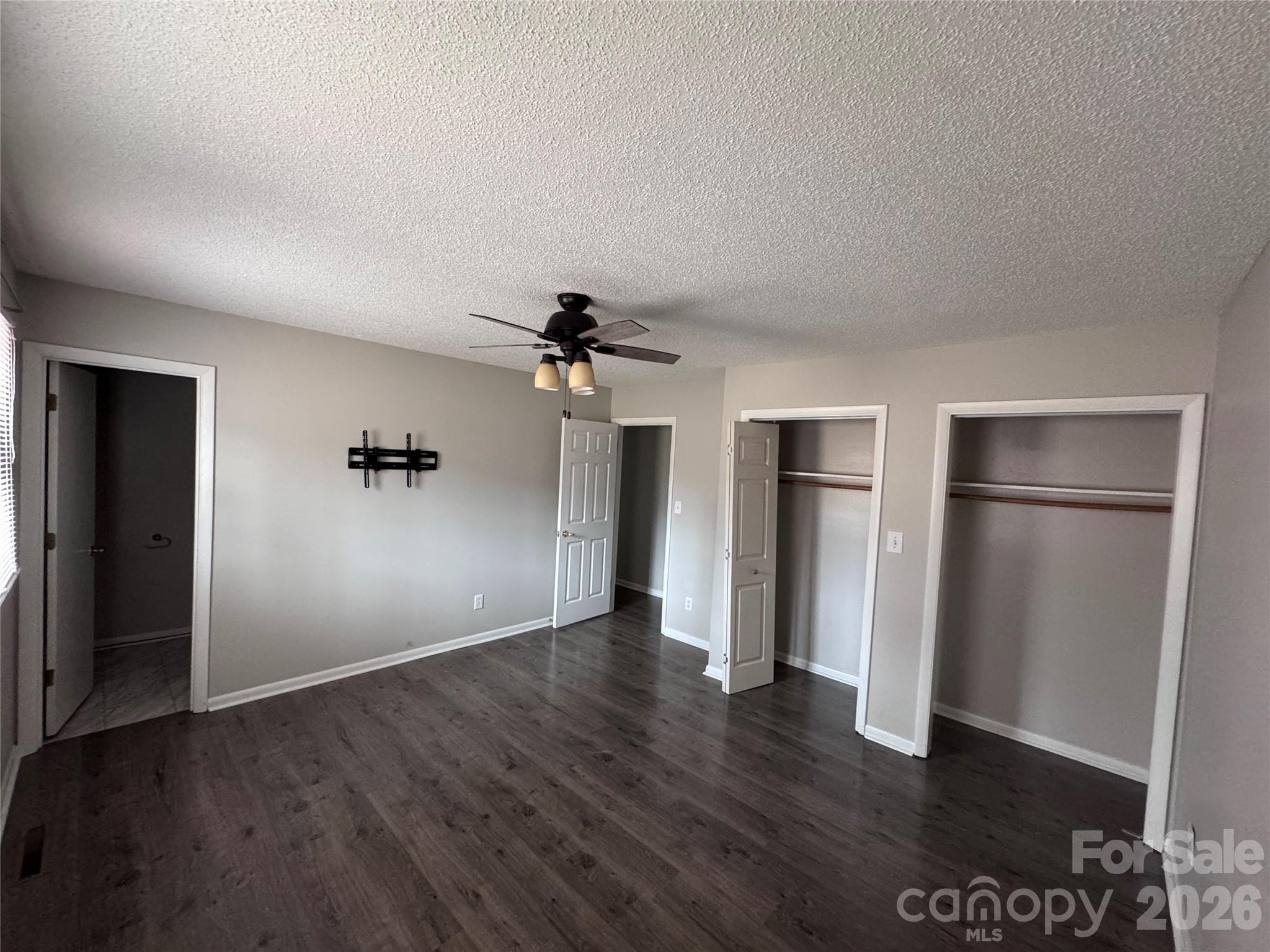 1511 Old Carriage Drive — Newton