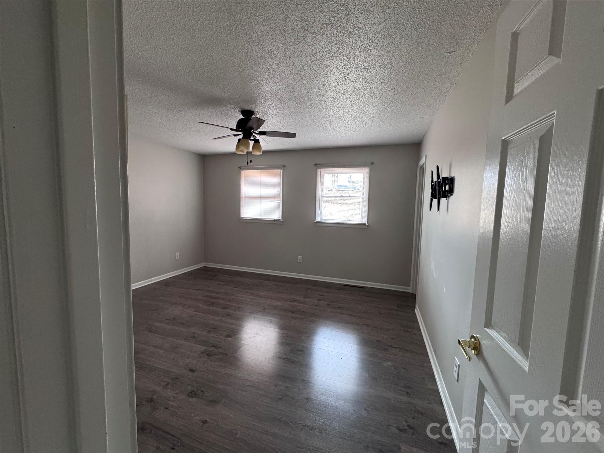 1511 Old Carriage Drive — Newton