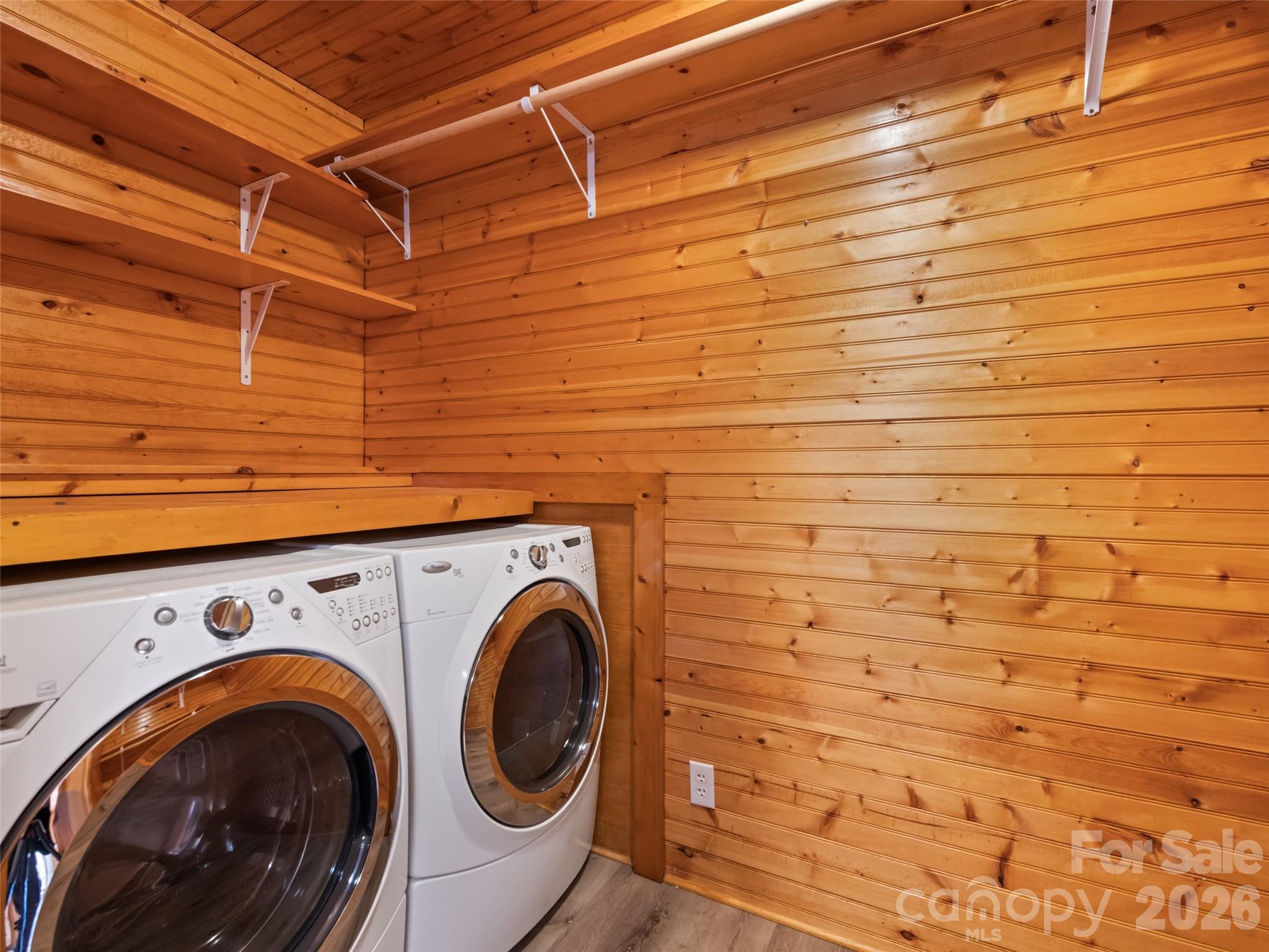 401 Tipstill Cove — Waynesville