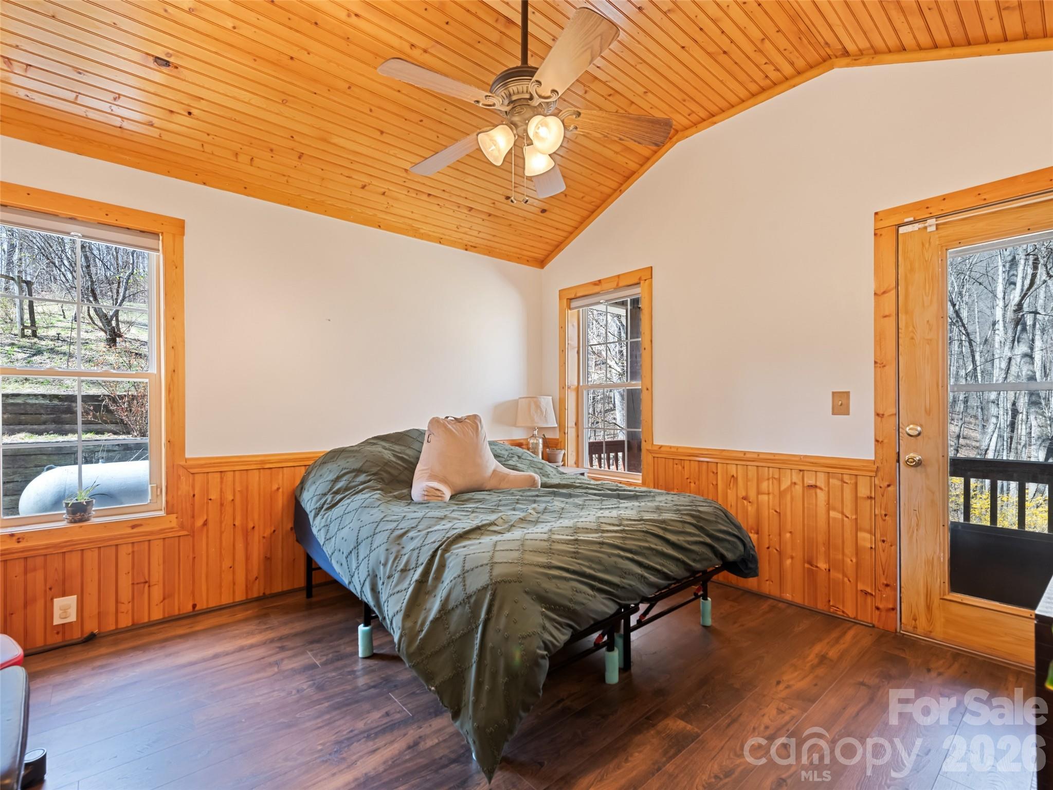 401 Tipstill Cove — Waynesville