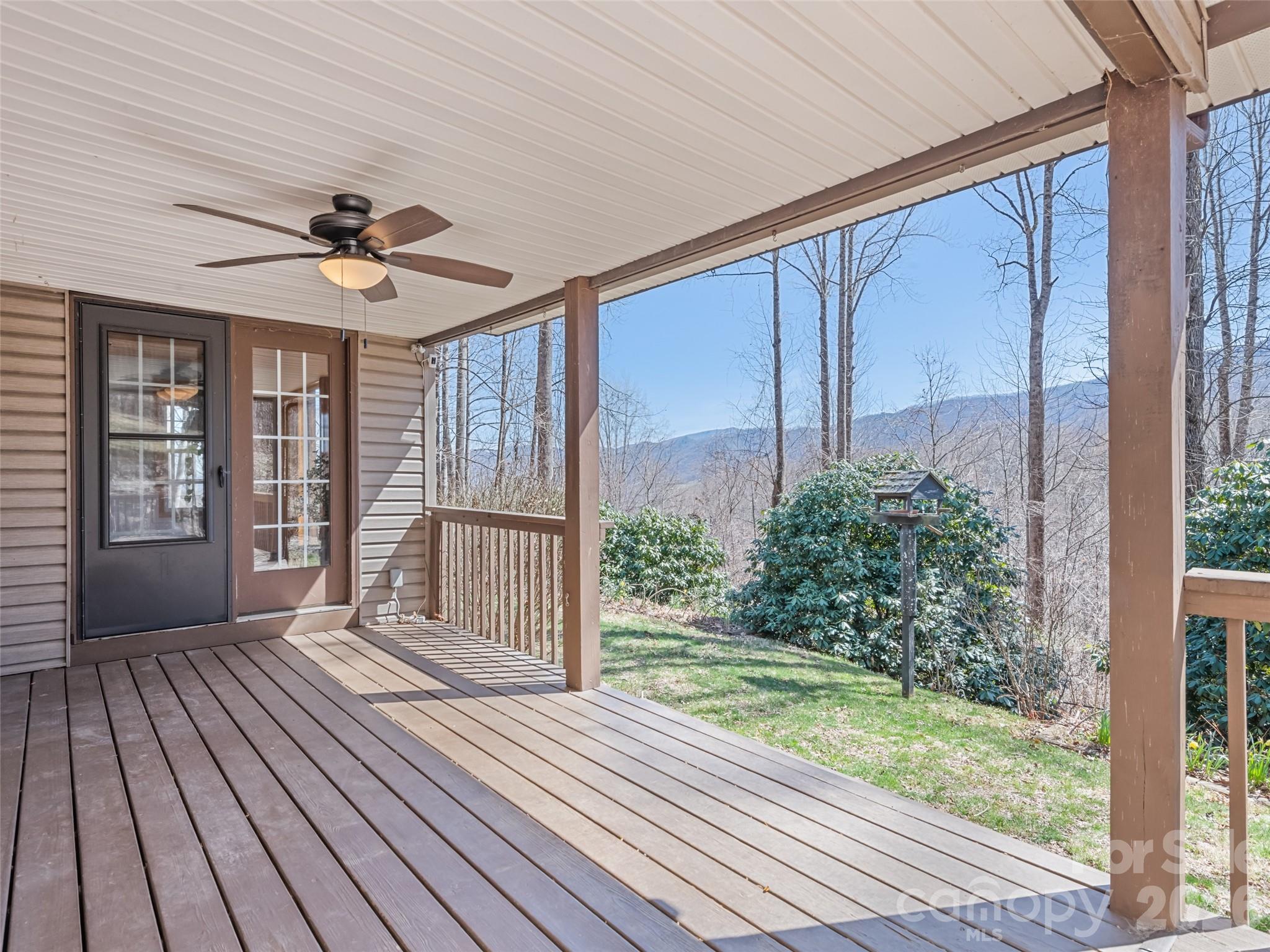 401 Tipstill Cove — Waynesville
