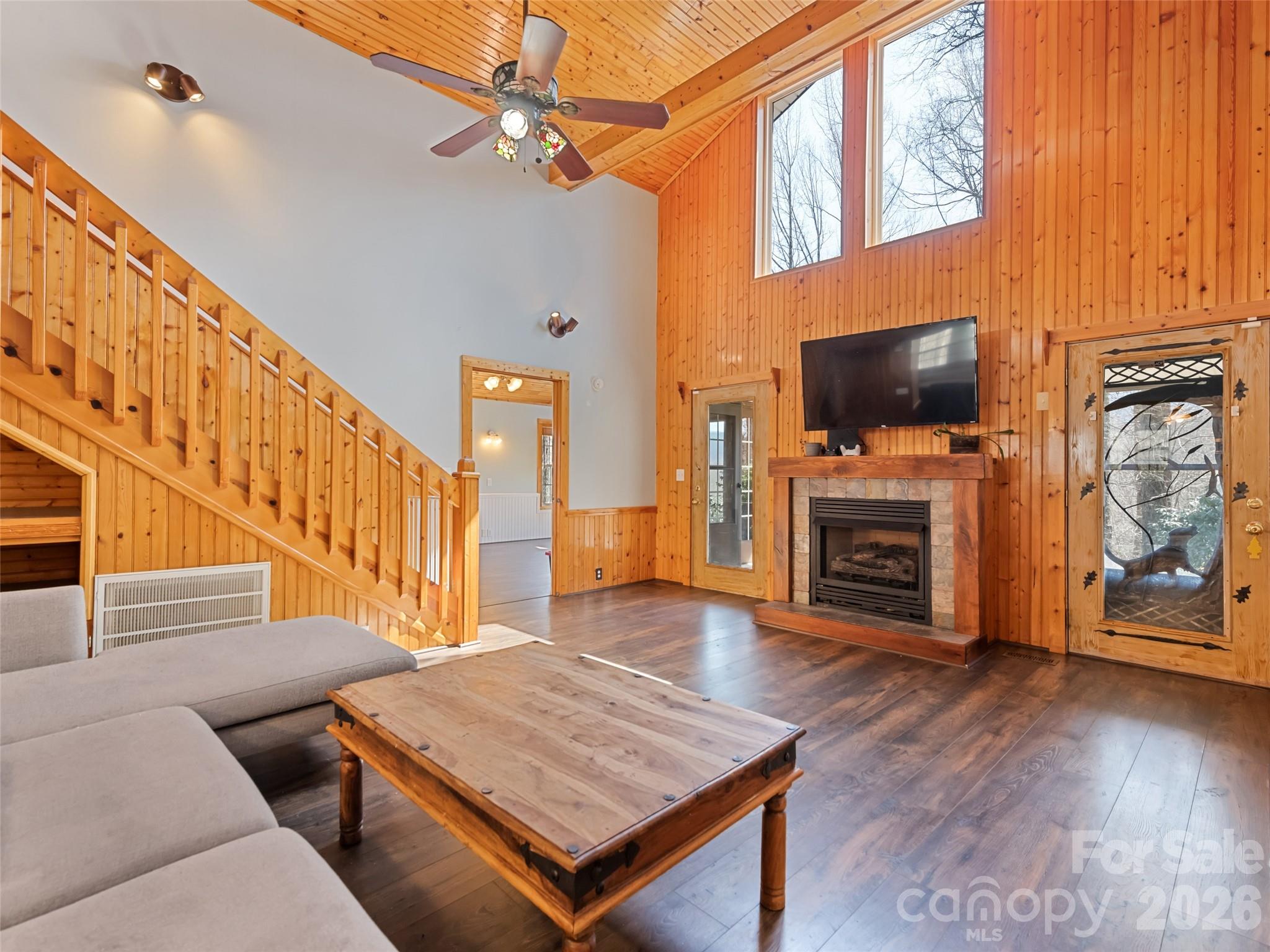 401 Tipstill Cove — Waynesville