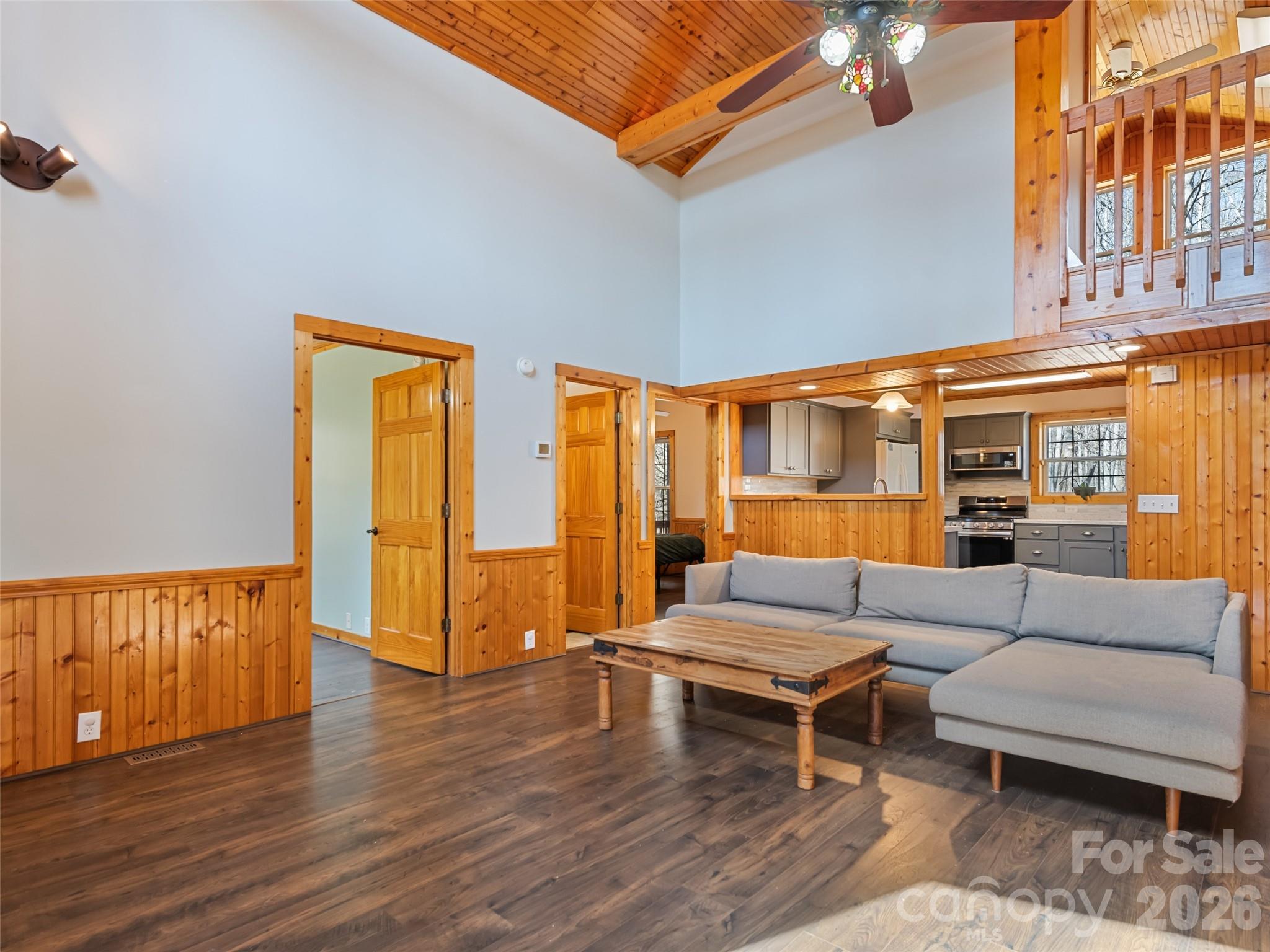 401 Tipstill Cove — Waynesville