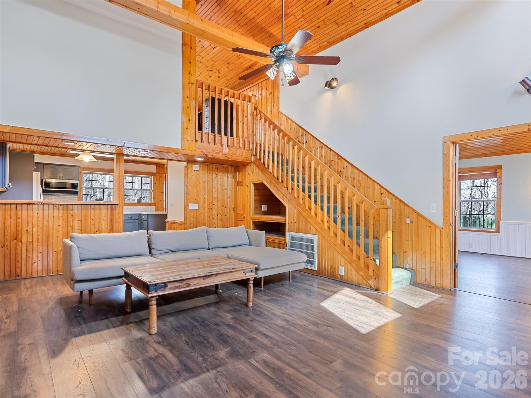401 Tipstill Cove — Waynesville