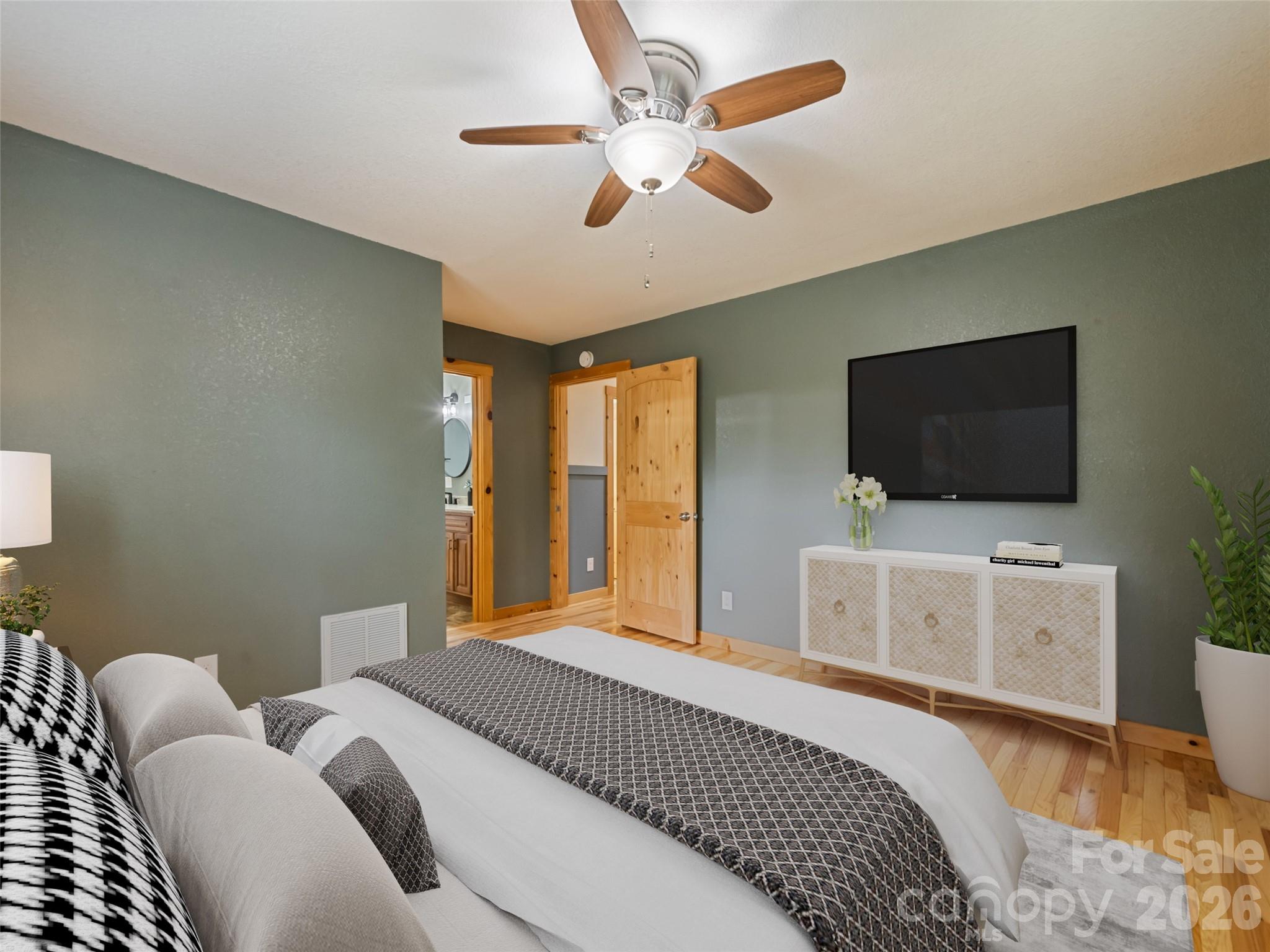 364 Lee Street — Sylva